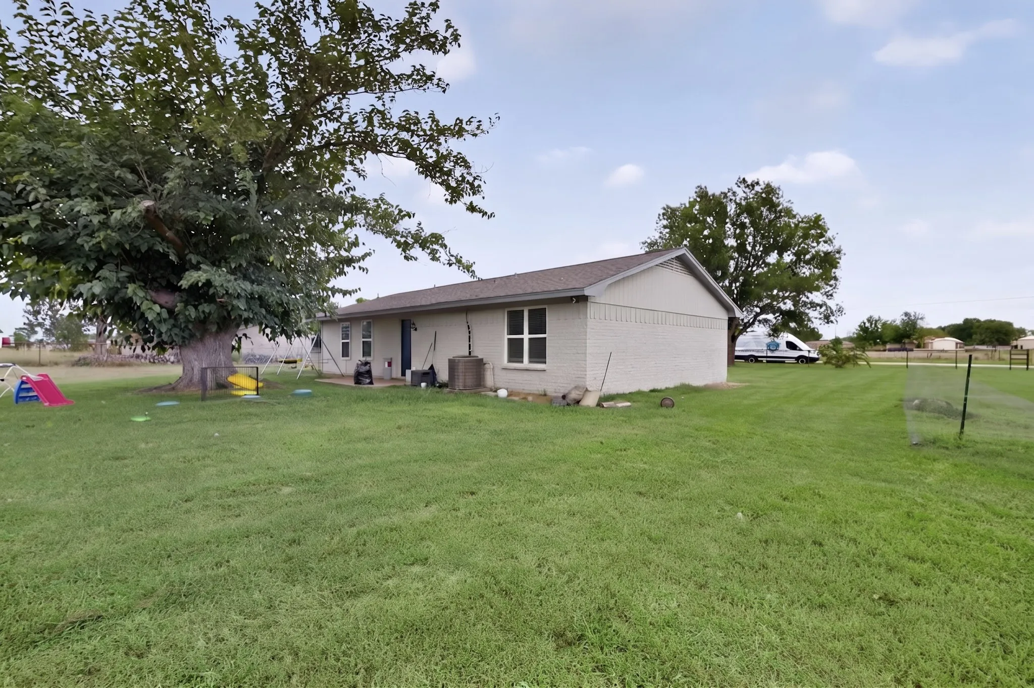 Single Family Residence For Rent in Kaufman County , 10332 Grabbs Lane, Terrell, Texas 75161, 4 Bedroom, 2 Bathroom, Garage spaces, 1,384 Sqft, built in 1972, mls#21331215, Real Estate Agent in Terrell, Homes For Rent in Kaufman county, Homes For Rent in Terrell, Realtor in Terrell Texas, Real Estate Brokerage Independent Realty Texas, Luminita Cordes Realtor