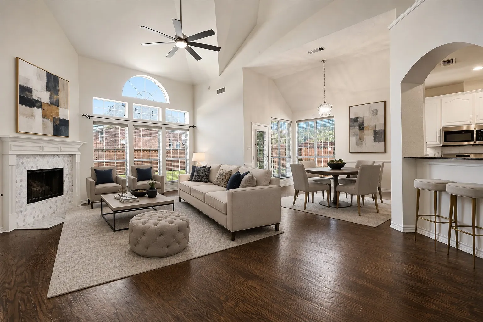 Single Family Residence For Sale in Collin County , 639 Silver Ridge Drive, Murphy, Texas 75094, 6 Bedroom, 4 Bathroom, 2 Garage spaces, 4,238 Sqft, built in 2006, mls#21329419, Real Estate Agent in Murphy, Homes For Sale in Collin county, Homes For Sale in Murphy, Realtor in Murphy Texas, Real Estate Brokerage Independent Realty Texas, Luminita Cordes Realtor
