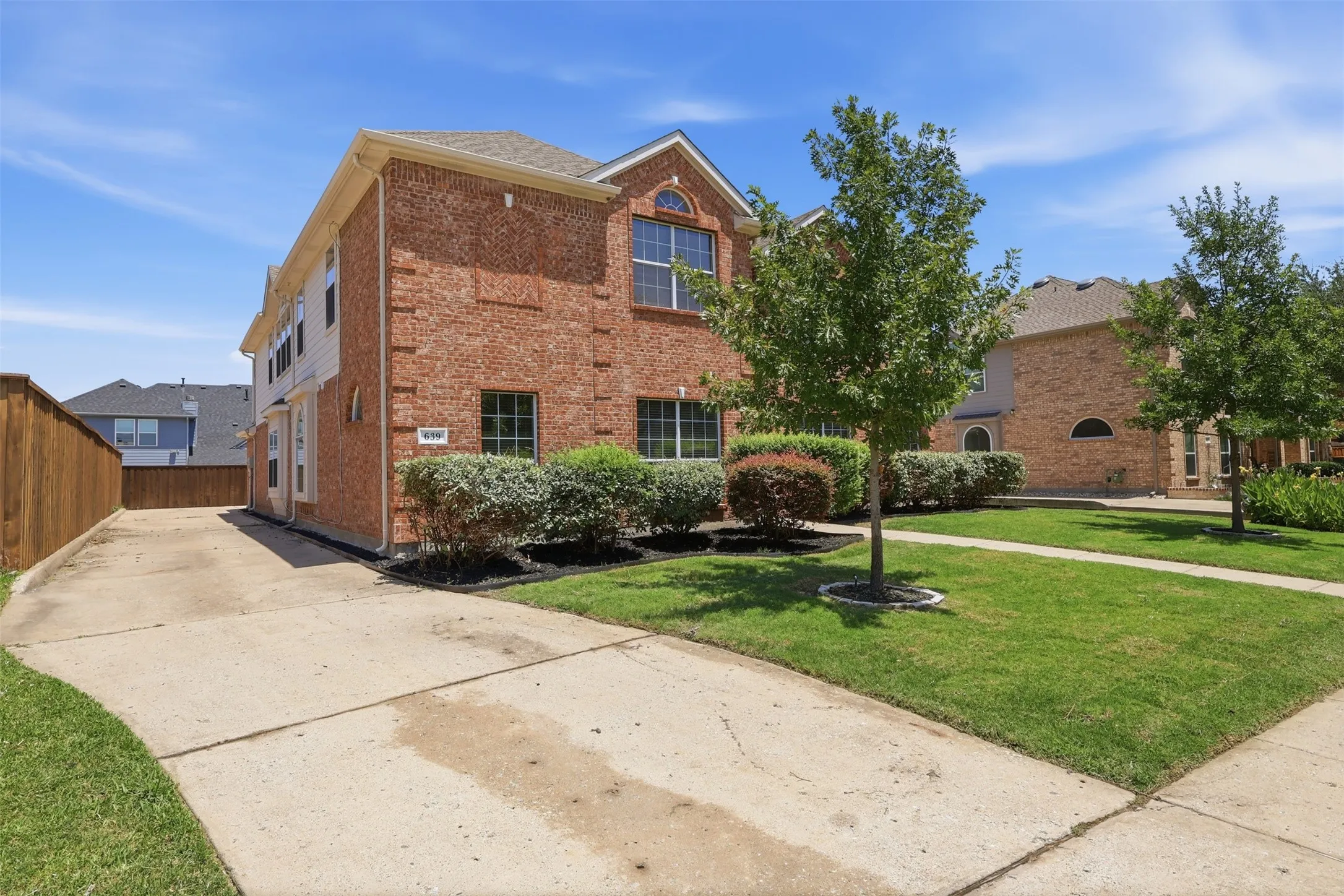 Single Family Residence For Sale in Collin County , 639 Silver Ridge Drive, Murphy, Texas 75094, 6 Bedroom, 4 Bathroom, 2 Garage spaces, 4,238 Sqft, built in 2006, mls#21329419, Real Estate Agent in Murphy, Homes For Sale in Collin county, Homes For Sale in Murphy, Realtor in Murphy Texas, Real Estate Brokerage Independent Realty Texas, Luminita Cordes Realtor