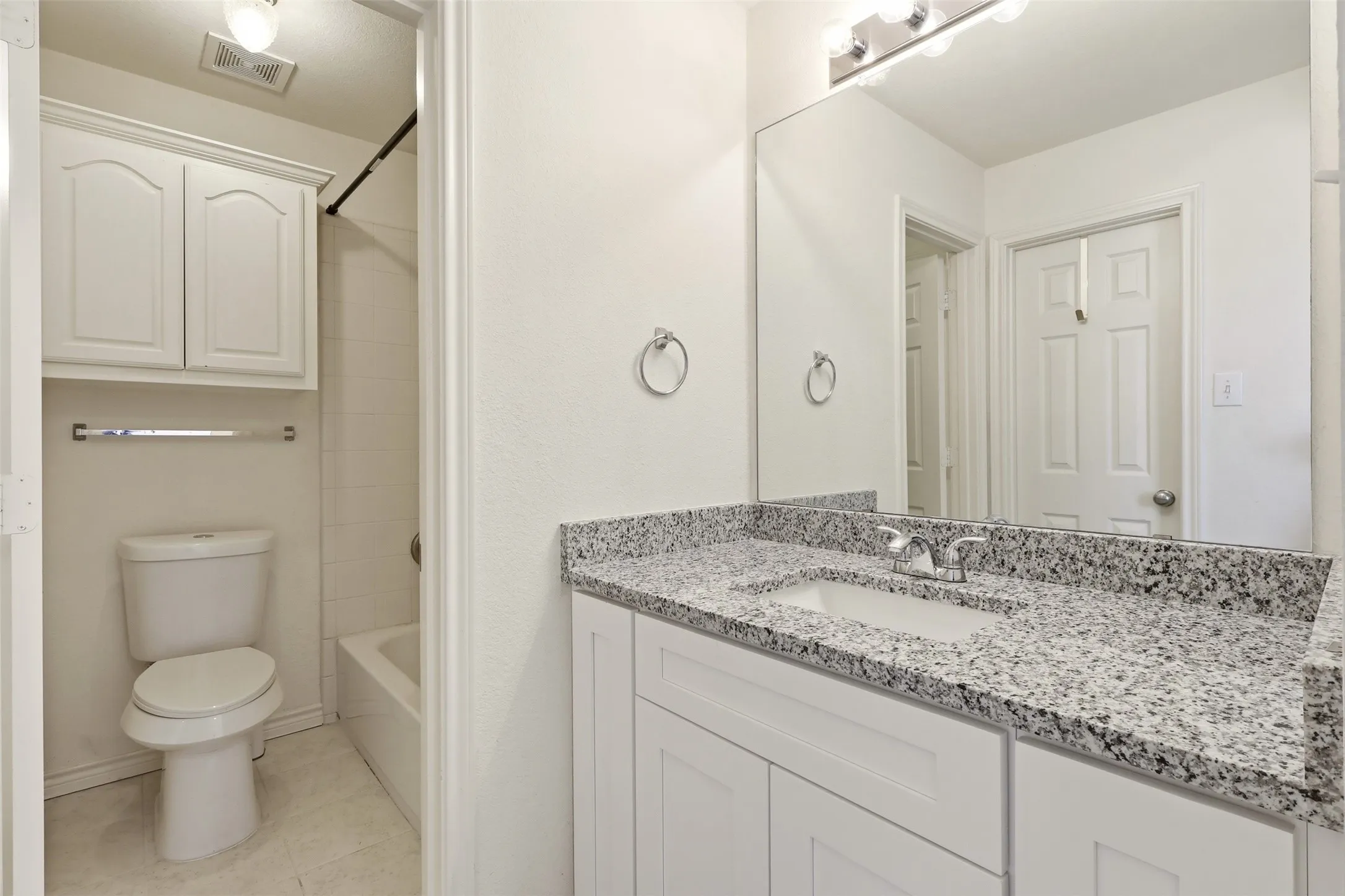 Single Family Residence For Sale in Collin County , 639 Silver Ridge Drive, Murphy, Texas 75094, 6 Bedroom, 4 Bathroom, 2 Garage spaces, 4,238 Sqft, built in 2006, mls#21329419, Real Estate Agent in Murphy, Homes For Sale in Collin county, Homes For Sale in Murphy, Realtor in Murphy Texas, Real Estate Brokerage Independent Realty Texas, Luminita Cordes Realtor