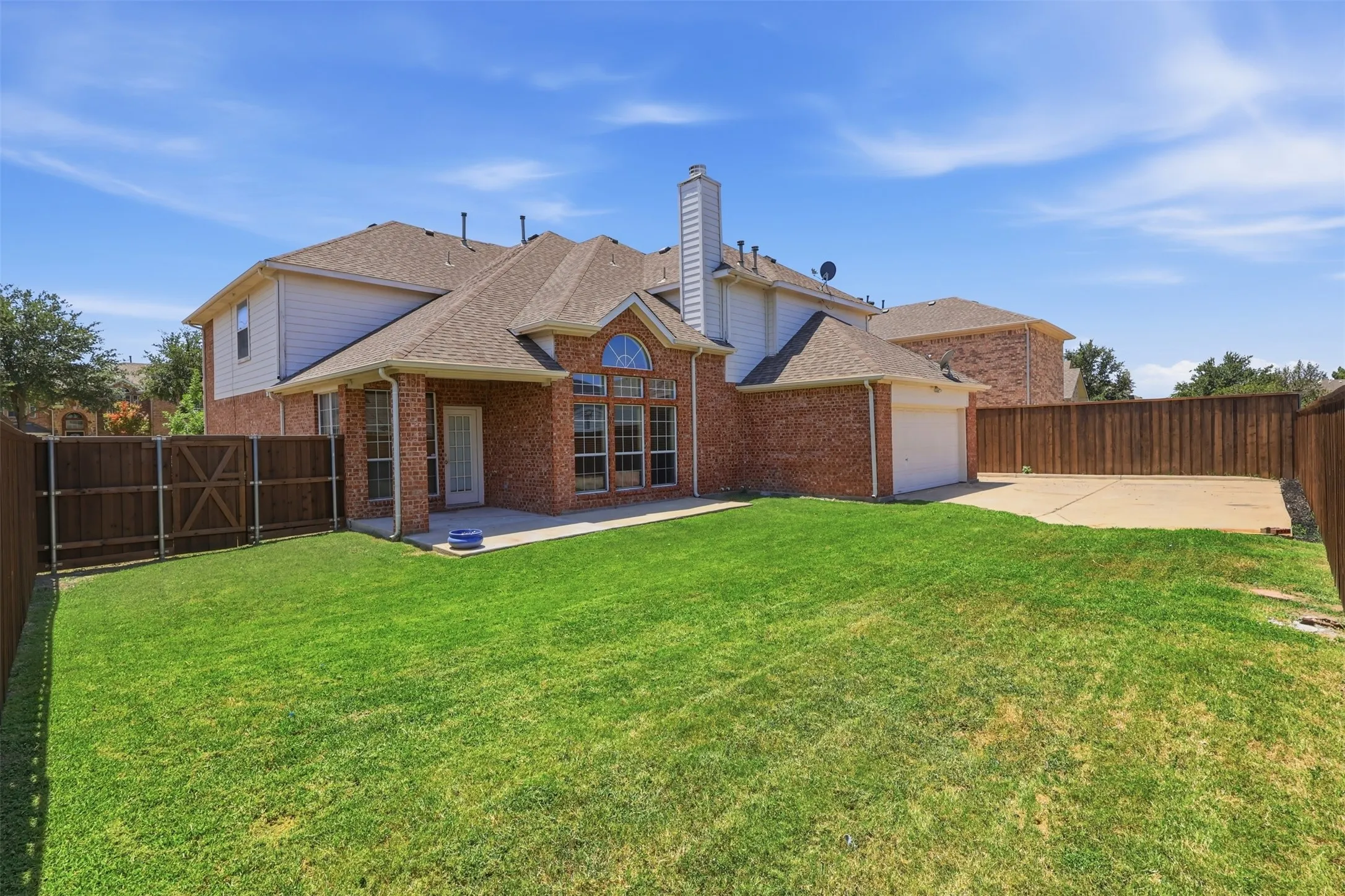Single Family Residence For Sale in Collin County , 639 Silver Ridge Drive, Murphy, Texas 75094, 6 Bedroom, 4 Bathroom, 2 Garage spaces, 4,238 Sqft, built in 2006, mls#21329419, Real Estate Agent in Murphy, Homes For Sale in Collin county, Homes For Sale in Murphy, Realtor in Murphy Texas, Real Estate Brokerage Independent Realty Texas, Luminita Cordes Realtor