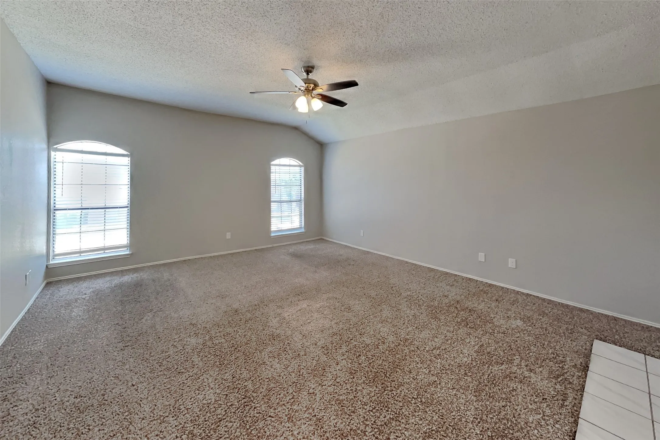 Single Family Residence For Rent in Denton County , 928 Fenimore Drive, Lewisville, Texas 75077, 4 Bedroom, 3 Bathroom, 2 Garage spaces, 3,020 Sqft, built in 1996, mls#21331217, Real Estate Agent in Lewisville, Homes For Rent in Denton county, Homes For Rent in Lewisville, Realtor in Lewisville Texas, Real Estate Brokerage Independent Realty Texas, Luminita Cordes Realtor