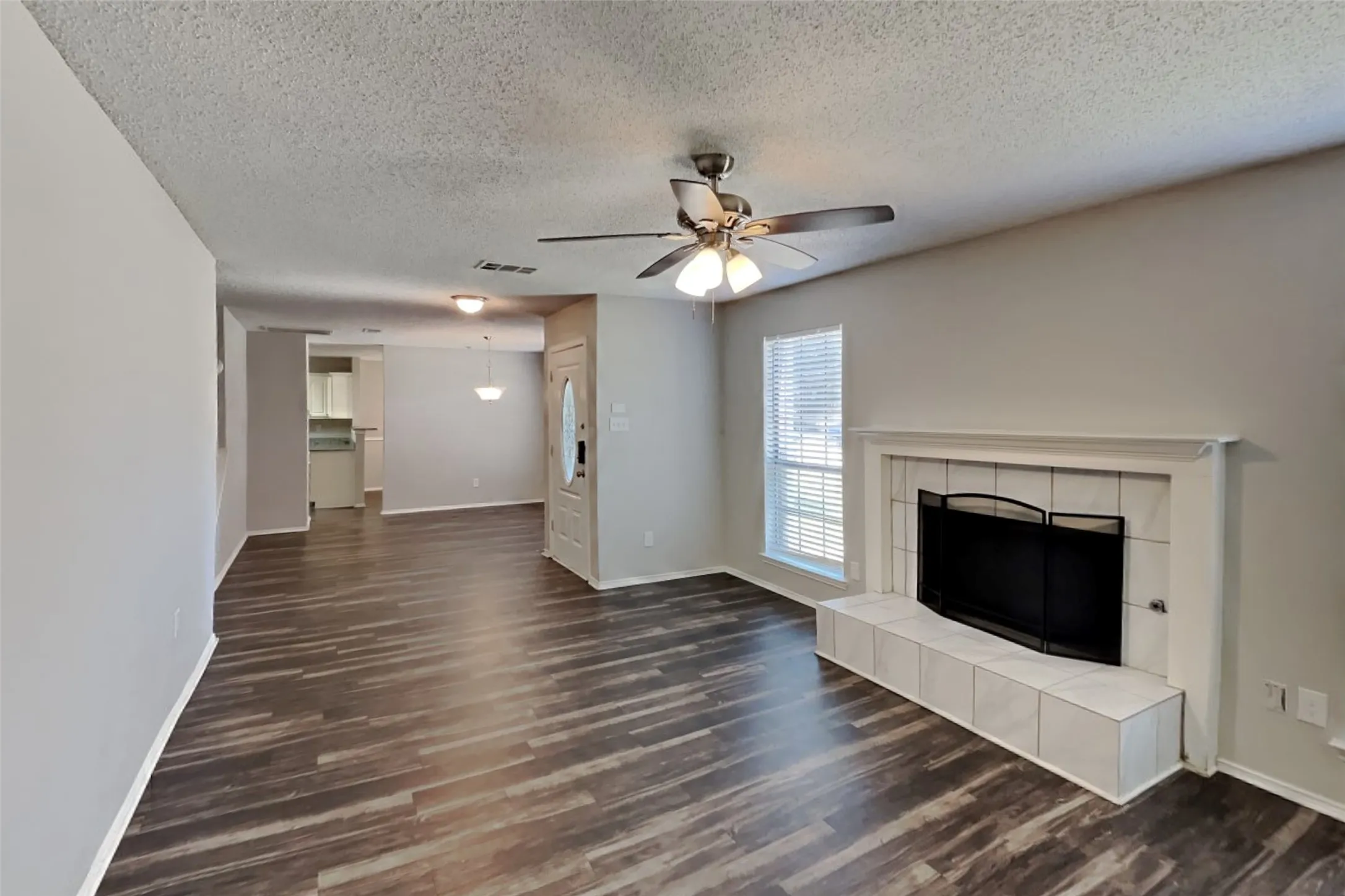 Single Family Residence For Rent in Denton County , 928 Fenimore Drive, Lewisville, Texas 75077, 4 Bedroom, 3 Bathroom, 2 Garage spaces, 3,020 Sqft, built in 1996, mls#21331217, Real Estate Agent in Lewisville, Homes For Rent in Denton county, Homes For Rent in Lewisville, Realtor in Lewisville Texas, Real Estate Brokerage Independent Realty Texas, Luminita Cordes Realtor