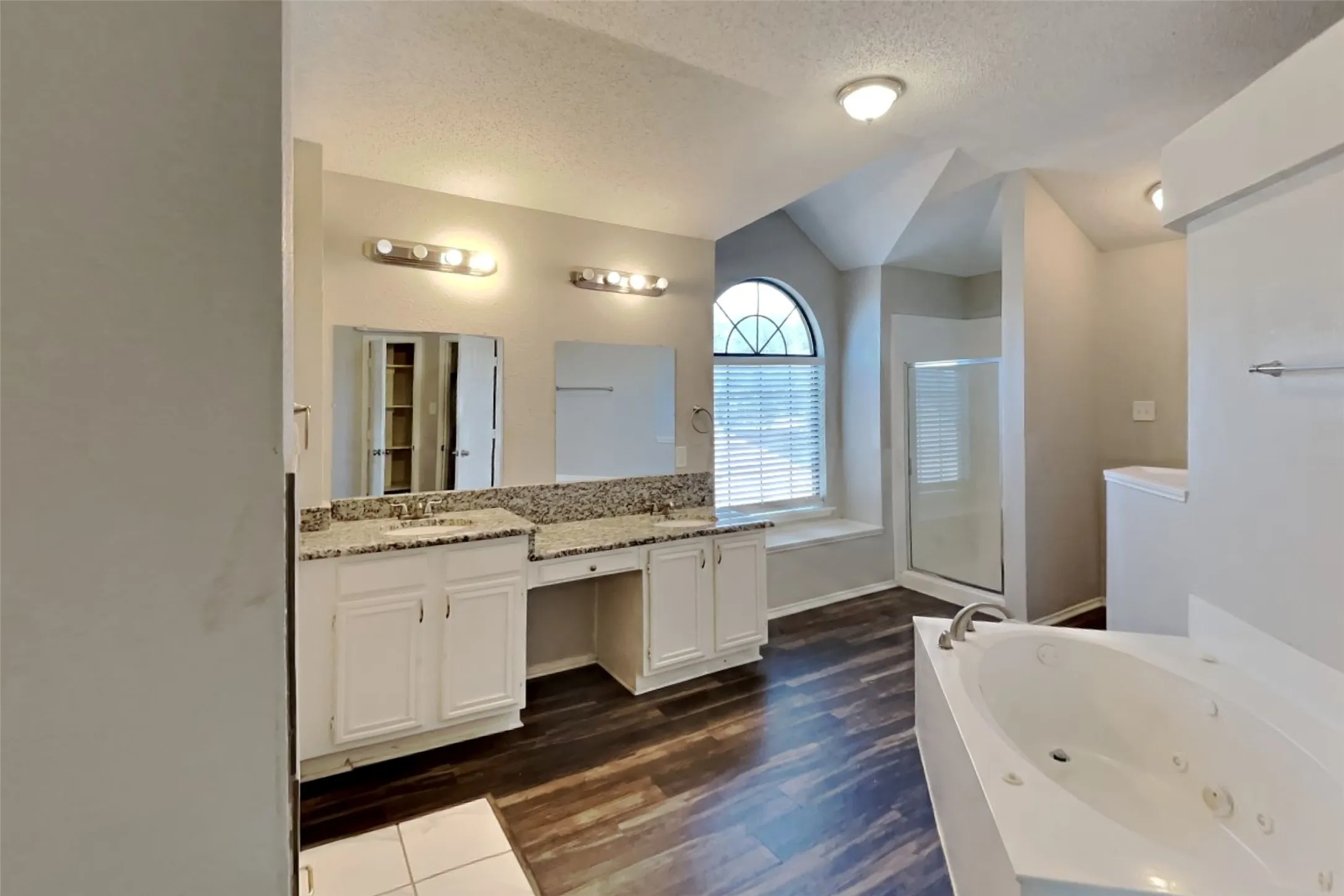 Single Family Residence For Rent in Denton County , 928 Fenimore Drive, Lewisville, Texas 75077, 4 Bedroom, 3 Bathroom, 2 Garage spaces, 3,020 Sqft, built in 1996, mls#21331217, Real Estate Agent in Lewisville, Homes For Rent in Denton county, Homes For Rent in Lewisville, Realtor in Lewisville Texas, Real Estate Brokerage Independent Realty Texas, Luminita Cordes Realtor