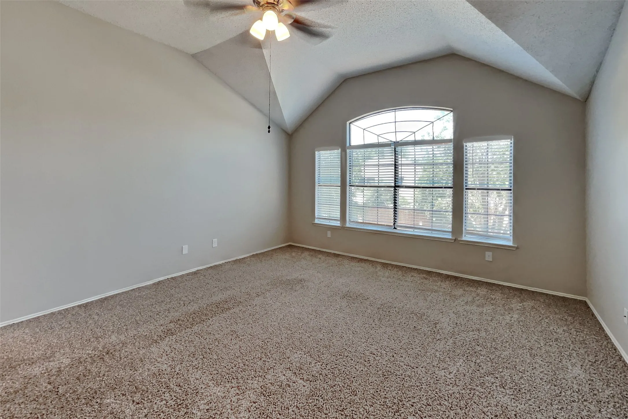 Single Family Residence For Rent in Denton County , 928 Fenimore Drive, Lewisville, Texas 75077, 4 Bedroom, 3 Bathroom, 2 Garage spaces, 3,020 Sqft, built in 1996, mls#21331217, Real Estate Agent in Lewisville, Homes For Rent in Denton county, Homes For Rent in Lewisville, Realtor in Lewisville Texas, Real Estate Brokerage Independent Realty Texas, Luminita Cordes Realtor