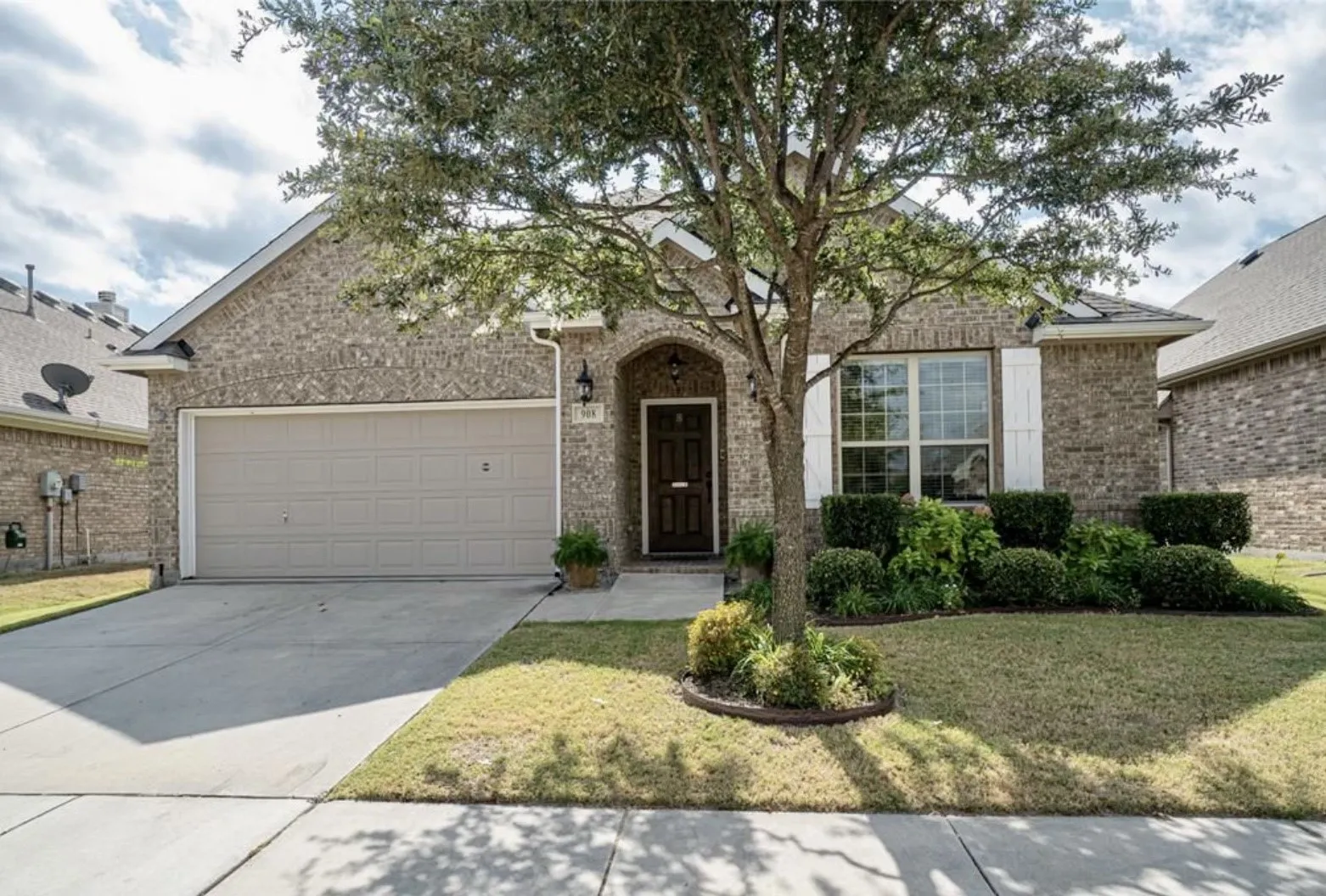 Single Family Residence For Rent in Denton County , 908 Lake Grove Drive, Little Elm, Texas 75068, 3 Bedroom, 2 Bathroom, 2 Garage spaces, 1,500 Sqft, built in 2010, mls#21331233, Real Estate Agent in Little Elm, Homes For Rent in Denton county, Homes For Rent in Little Elm, Realtor in Little Elm Texas, Real Estate Brokerage Independent Realty Texas, Luminita Cordes Realtor