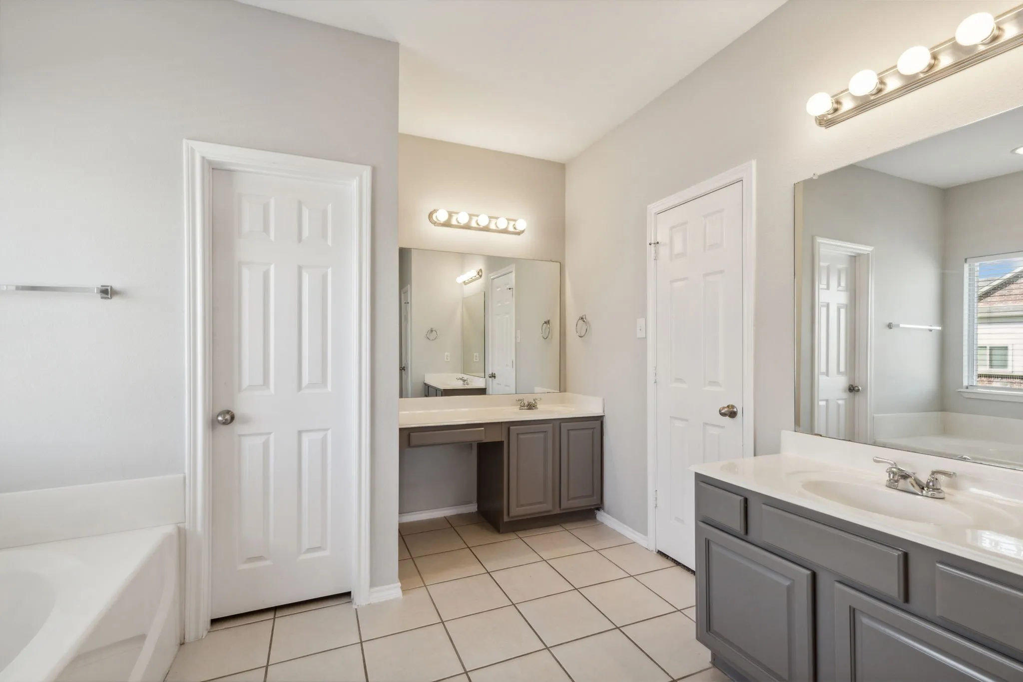 Single Family Residence For Rent in Denton County , 5100 Brookside Drive, Denton, Texas 76226, 5 Bedroom, 4 Bathroom, 2 Garage spaces, 2,940 Sqft, built in 2004, mls#21331236, Real Estate Agent in Denton, Homes For Rent in Denton county, Homes For Rent in Denton, Realtor in Denton Texas, Real Estate Brokerage Independent Realty Texas, Luminita Cordes Realtor