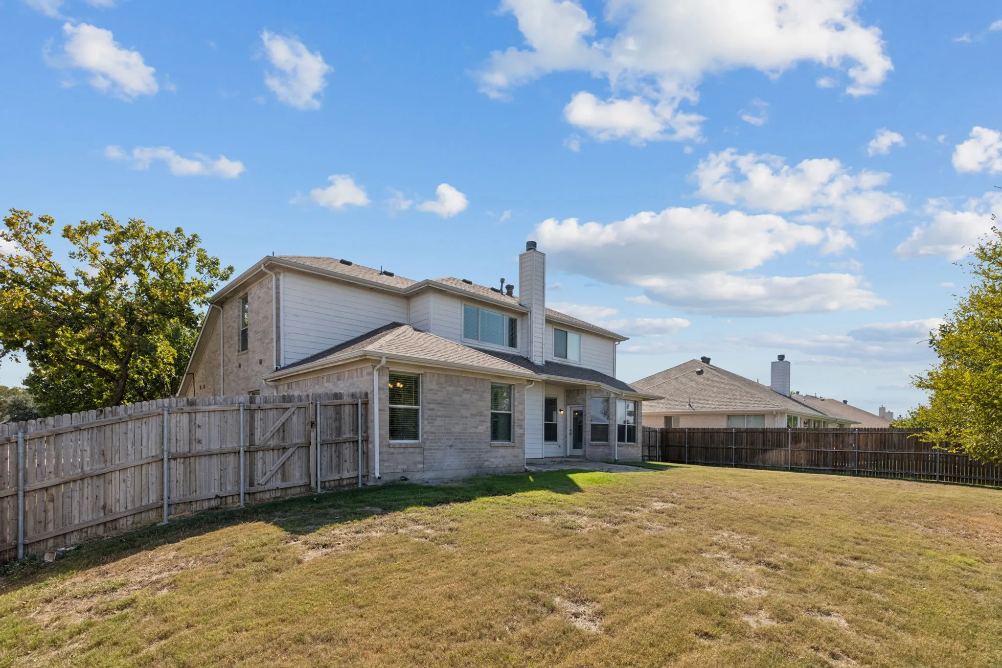 Single Family Residence For Rent in Denton County , 5100 Brookside Drive, Denton, Texas 76226, 5 Bedroom, 4 Bathroom, 2 Garage spaces, 2,940 Sqft, built in 2004, mls#21331236, Real Estate Agent in Denton, Homes For Rent in Denton county, Homes For Rent in Denton, Realtor in Denton Texas, Real Estate Brokerage Independent Realty Texas, Luminita Cordes Realtor