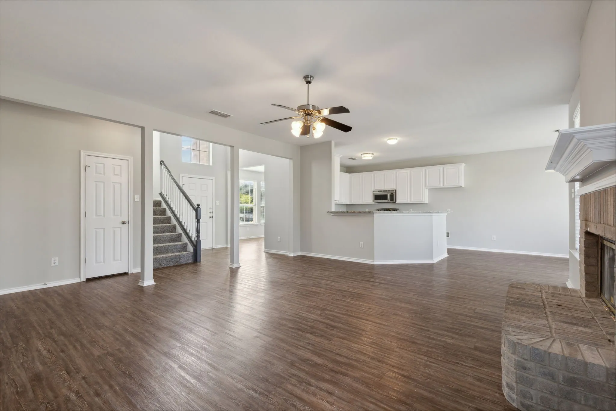 Single Family Residence For Rent in Denton County , 5100 Brookside Drive, Denton, Texas 76226, 5 Bedroom, 4 Bathroom, 2 Garage spaces, 2,940 Sqft, built in 2004, mls#21331236, Real Estate Agent in Denton, Homes For Rent in Denton county, Homes For Rent in Denton, Realtor in Denton Texas, Real Estate Brokerage Independent Realty Texas, Luminita Cordes Realtor