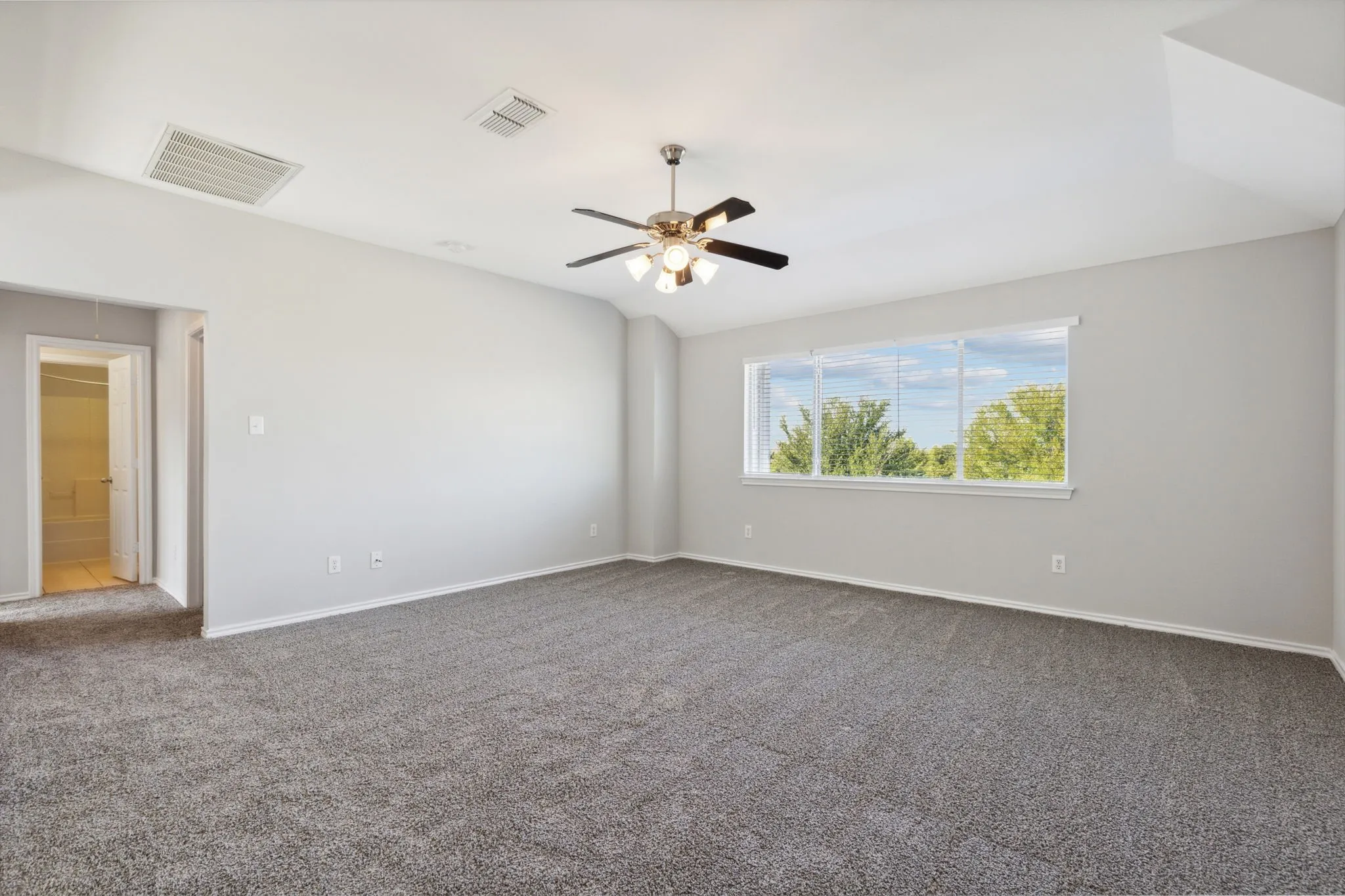 Single Family Residence For Rent in Denton County , 5100 Brookside Drive, Denton, Texas 76226, 5 Bedroom, 4 Bathroom, 2 Garage spaces, 2,940 Sqft, built in 2004, mls#21331236, Real Estate Agent in Denton, Homes For Rent in Denton county, Homes For Rent in Denton, Realtor in Denton Texas, Real Estate Brokerage Independent Realty Texas, Luminita Cordes Realtor