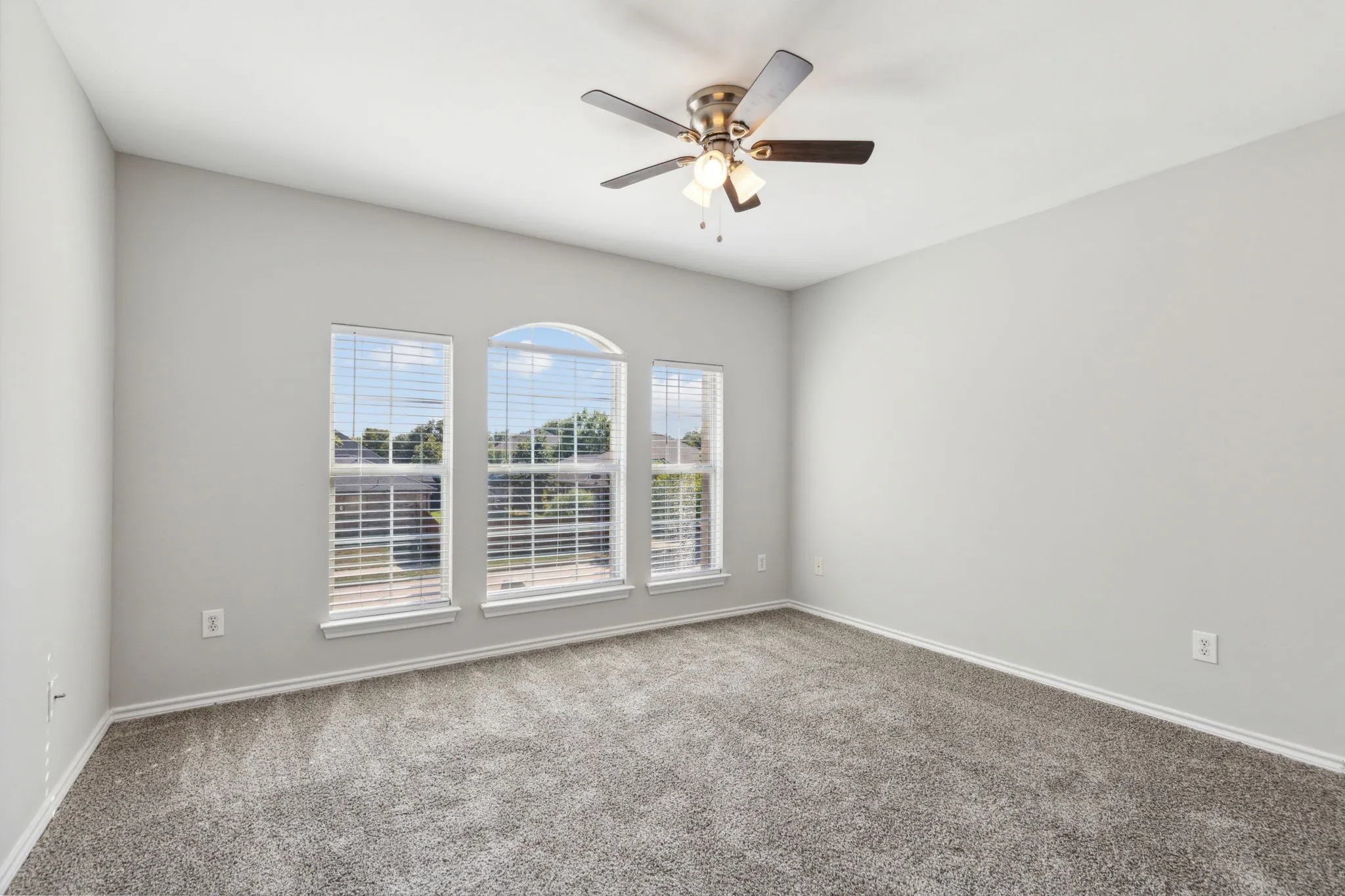 Single Family Residence For Rent in Denton County , 5100 Brookside Drive, Denton, Texas 76226, 5 Bedroom, 4 Bathroom, 2 Garage spaces, 2,940 Sqft, built in 2004, mls#21331236, Real Estate Agent in Denton, Homes For Rent in Denton county, Homes For Rent in Denton, Realtor in Denton Texas, Real Estate Brokerage Independent Realty Texas, Luminita Cordes Realtor