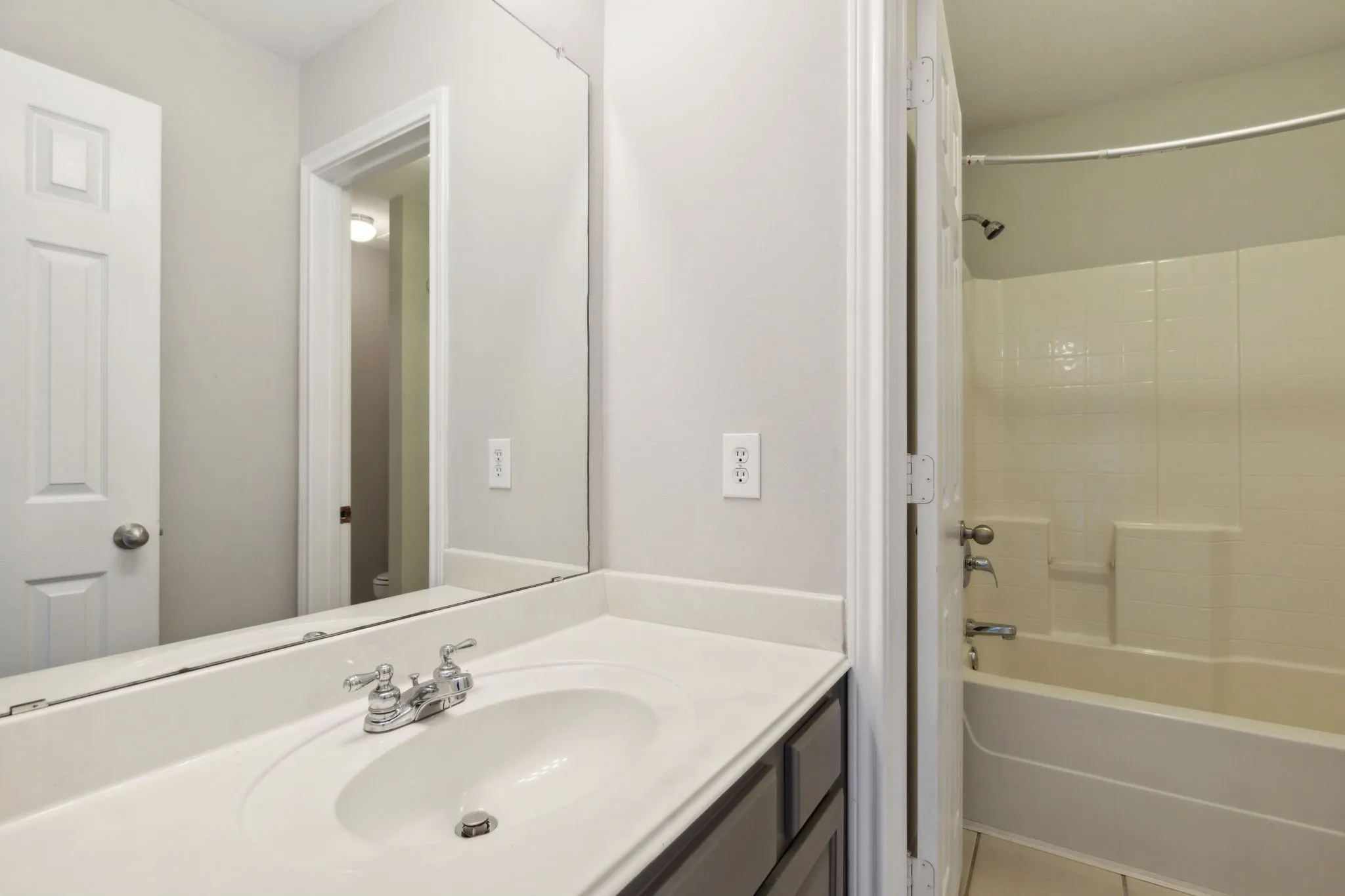 Single Family Residence For Rent in Denton County , 5100 Brookside Drive, Denton, Texas 76226, 5 Bedroom, 4 Bathroom, 2 Garage spaces, 2,940 Sqft, built in 2004, mls#21331236, Real Estate Agent in Denton, Homes For Rent in Denton county, Homes For Rent in Denton, Realtor in Denton Texas, Real Estate Brokerage Independent Realty Texas, Luminita Cordes Realtor