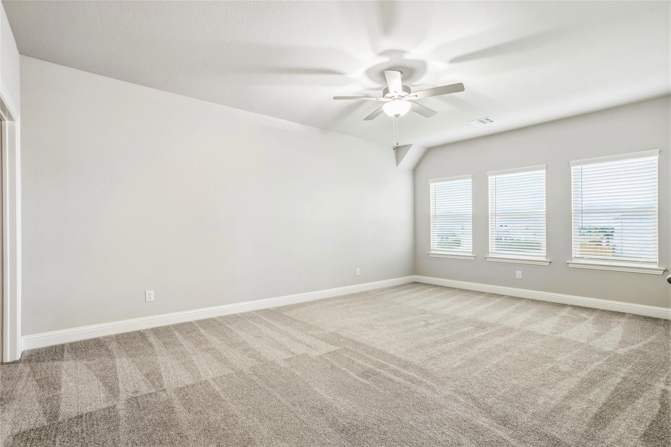 Single Family Residence For Sale in Denton County , 8597 Amethyst Lane, Frisco, Texas 75036, 4 Bedroom, 4 Bathroom, 2 Garage spaces, 3,278 Sqft, built in 2021, mls#21328305, Real Estate Agent in Frisco, Homes For Sale in Denton county, Homes For Sale in Frisco, Realtor in Frisco Texas, Real Estate Brokerage Independent Realty Texas, Luminita Cordes Realtor