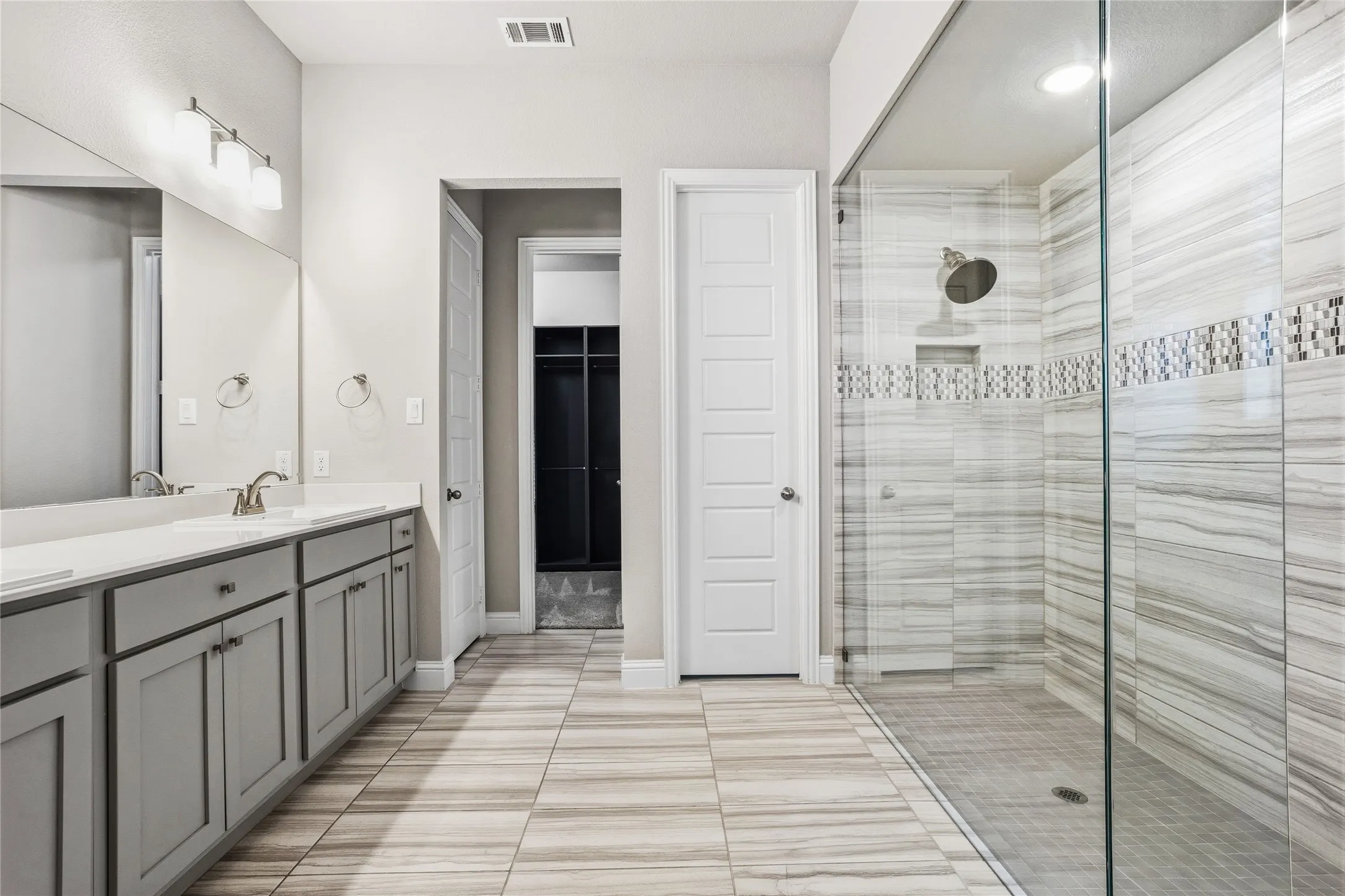 Single Family Residence For Sale in Denton County , 8597 Amethyst Lane, Frisco, Texas 75036, 4 Bedroom, 4 Bathroom, 2 Garage spaces, 3,278 Sqft, built in 2021, mls#21328305, Real Estate Agent in Frisco, Homes For Sale in Denton county, Homes For Sale in Frisco, Realtor in Frisco Texas, Real Estate Brokerage Independent Realty Texas, Luminita Cordes Realtor