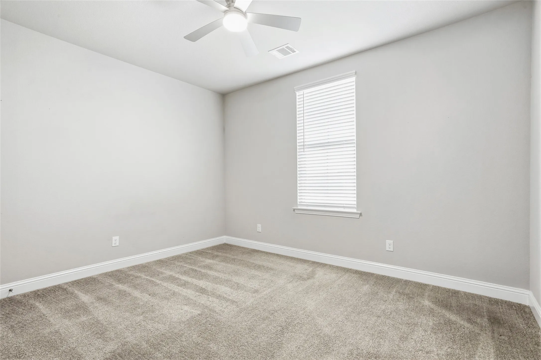 Single Family Residence For Sale in Denton County , 8597 Amethyst Lane, Frisco, Texas 75036, 4 Bedroom, 4 Bathroom, 2 Garage spaces, 3,278 Sqft, built in 2021, mls#21328305, Real Estate Agent in Frisco, Homes For Sale in Denton county, Homes For Sale in Frisco, Realtor in Frisco Texas, Real Estate Brokerage Independent Realty Texas, Luminita Cordes Realtor