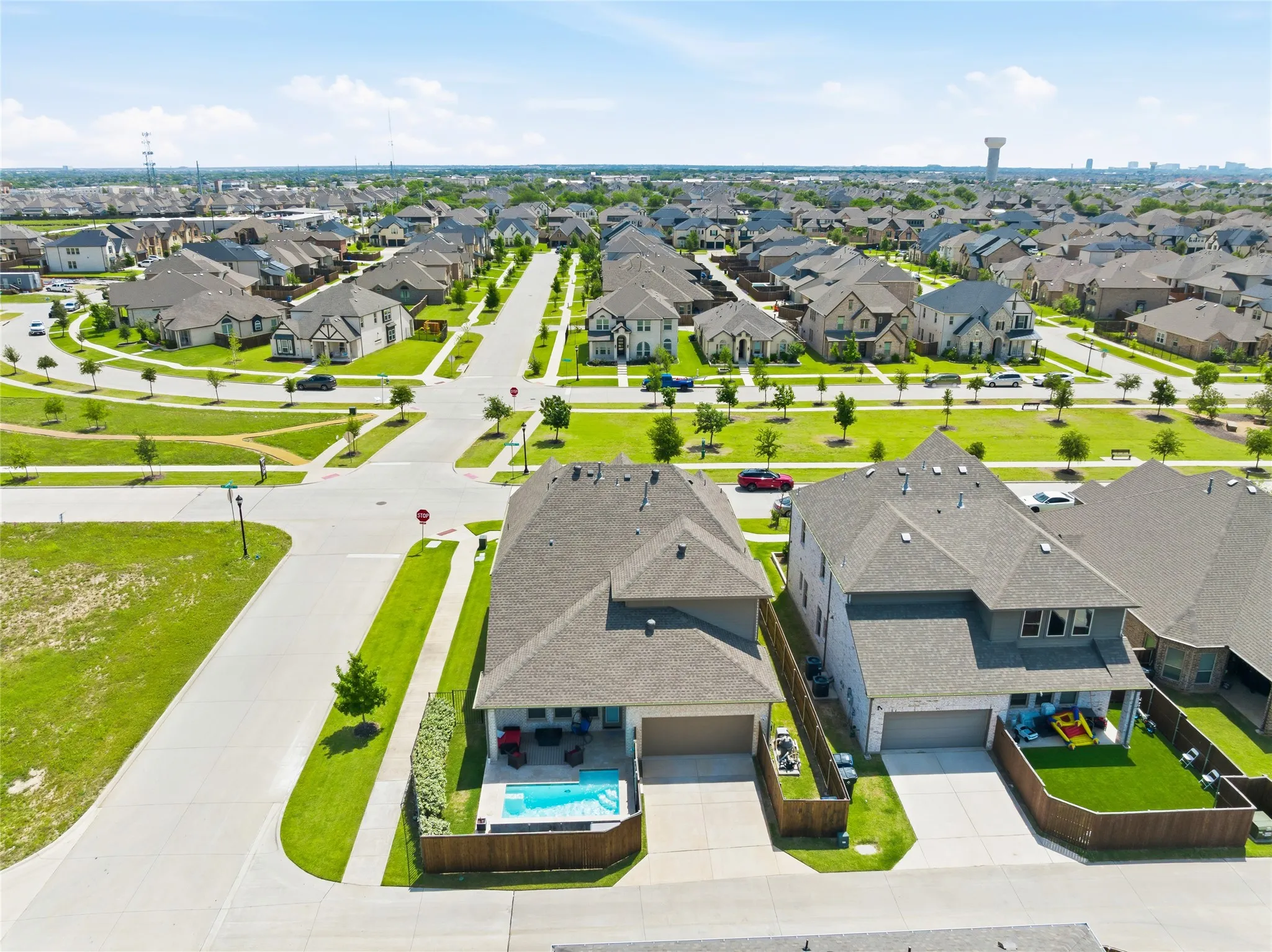 Single Family Residence For Sale in Denton County , 8597 Amethyst Lane, Frisco, Texas 75036, 4 Bedroom, 4 Bathroom, 2 Garage spaces, 3,278 Sqft, built in 2021, mls#21328305, Real Estate Agent in Frisco, Homes For Sale in Denton county, Homes For Sale in Frisco, Realtor in Frisco Texas, Real Estate Brokerage Independent Realty Texas, Luminita Cordes Realtor