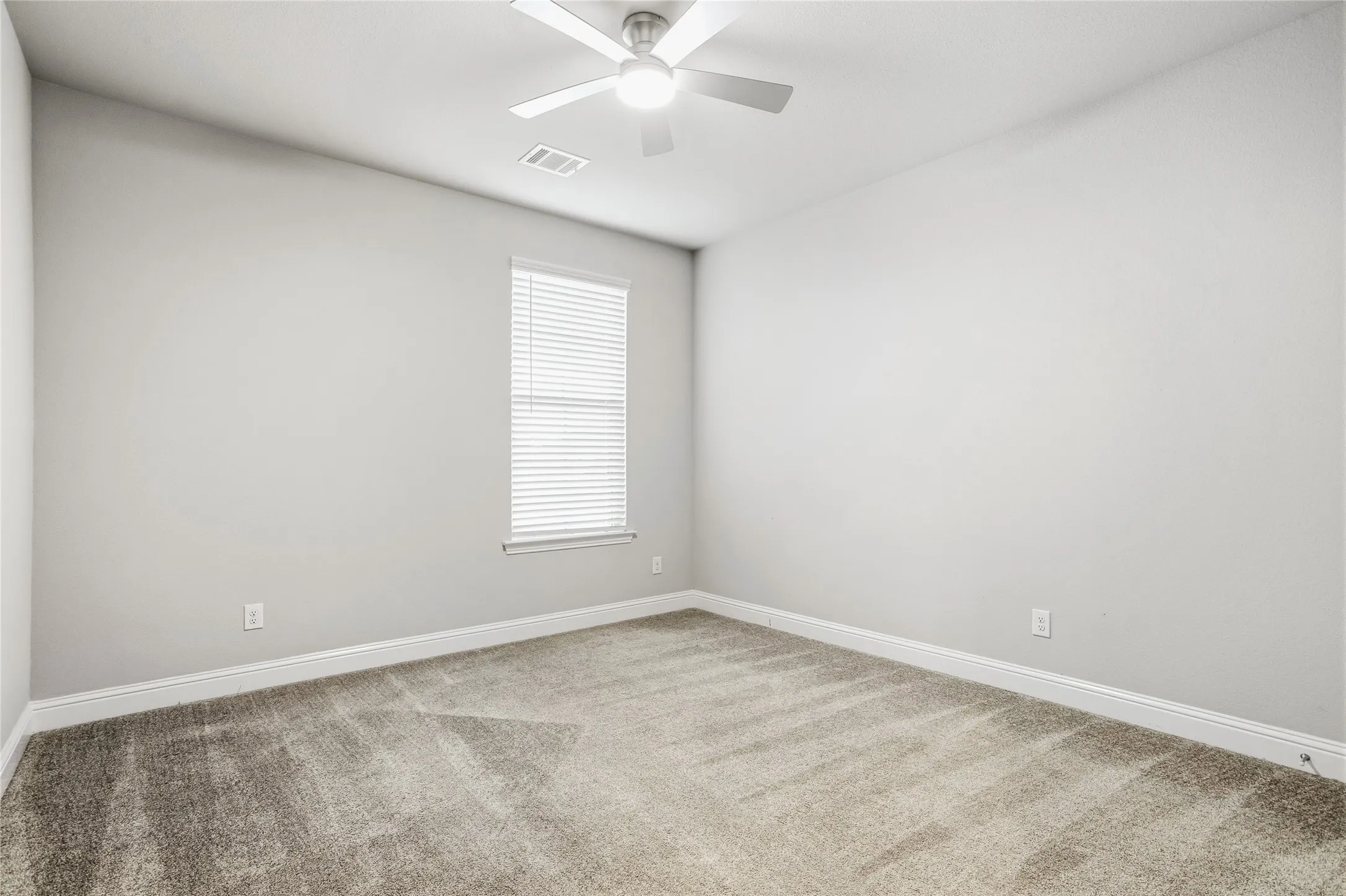Single Family Residence For Sale in Denton County , 8597 Amethyst Lane, Frisco, Texas 75036, 4 Bedroom, 4 Bathroom, 2 Garage spaces, 3,278 Sqft, built in 2021, mls#21328305, Real Estate Agent in Frisco, Homes For Sale in Denton county, Homes For Sale in Frisco, Realtor in Frisco Texas, Real Estate Brokerage Independent Realty Texas, Luminita Cordes Realtor