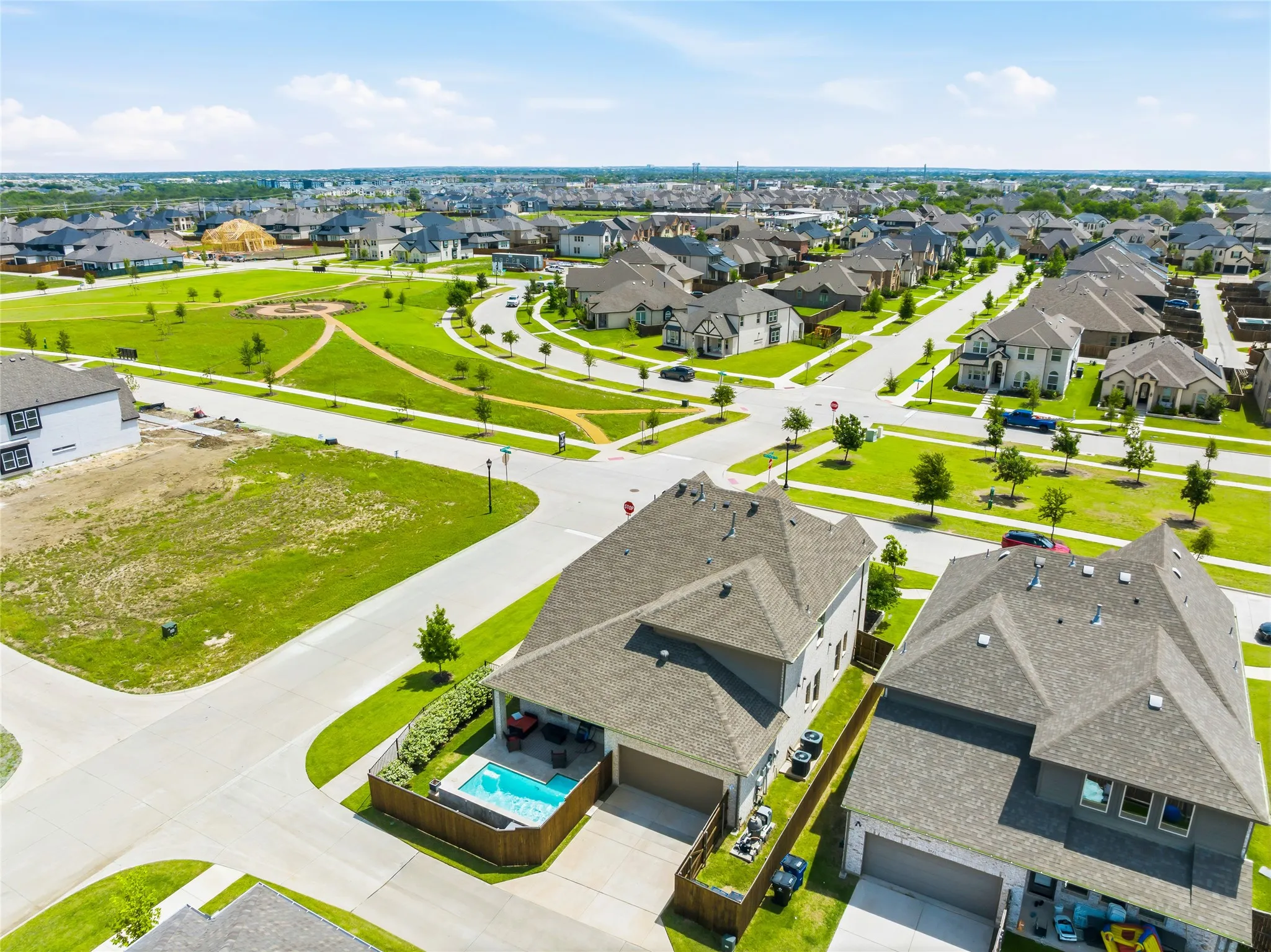 Single Family Residence For Sale in Denton County , 8597 Amethyst Lane, Frisco, Texas 75036, 4 Bedroom, 4 Bathroom, 2 Garage spaces, 3,278 Sqft, built in 2021, mls#21328305, Real Estate Agent in Frisco, Homes For Sale in Denton county, Homes For Sale in Frisco, Realtor in Frisco Texas, Real Estate Brokerage Independent Realty Texas, Luminita Cordes Realtor