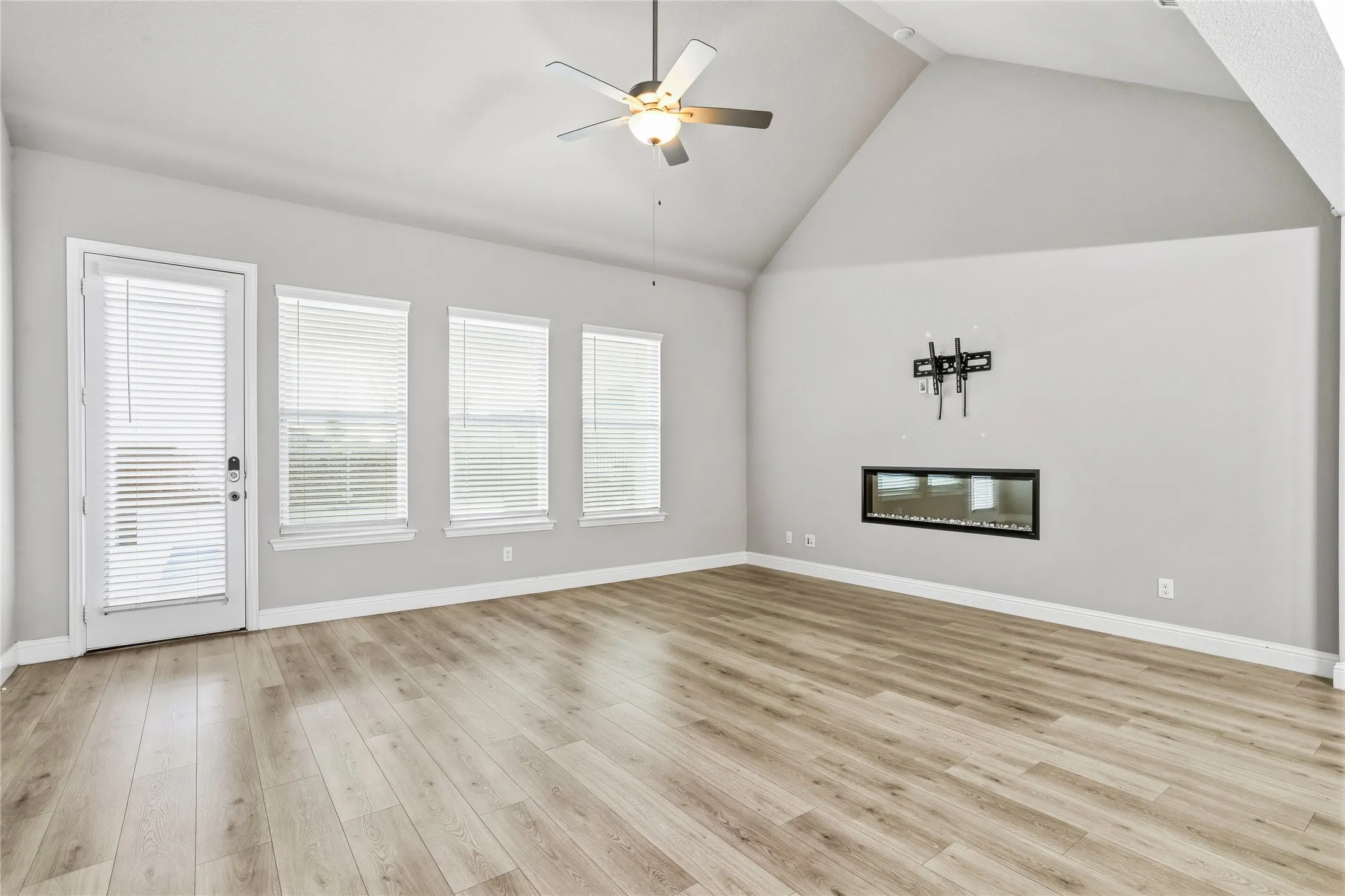 Single Family Residence For Sale in Denton County , 8597 Amethyst Lane, Frisco, Texas 75036, 4 Bedroom, 4 Bathroom, 2 Garage spaces, 3,278 Sqft, built in 2021, mls#21328305, Real Estate Agent in Frisco, Homes For Sale in Denton county, Homes For Sale in Frisco, Realtor in Frisco Texas, Real Estate Brokerage Independent Realty Texas, Luminita Cordes Realtor