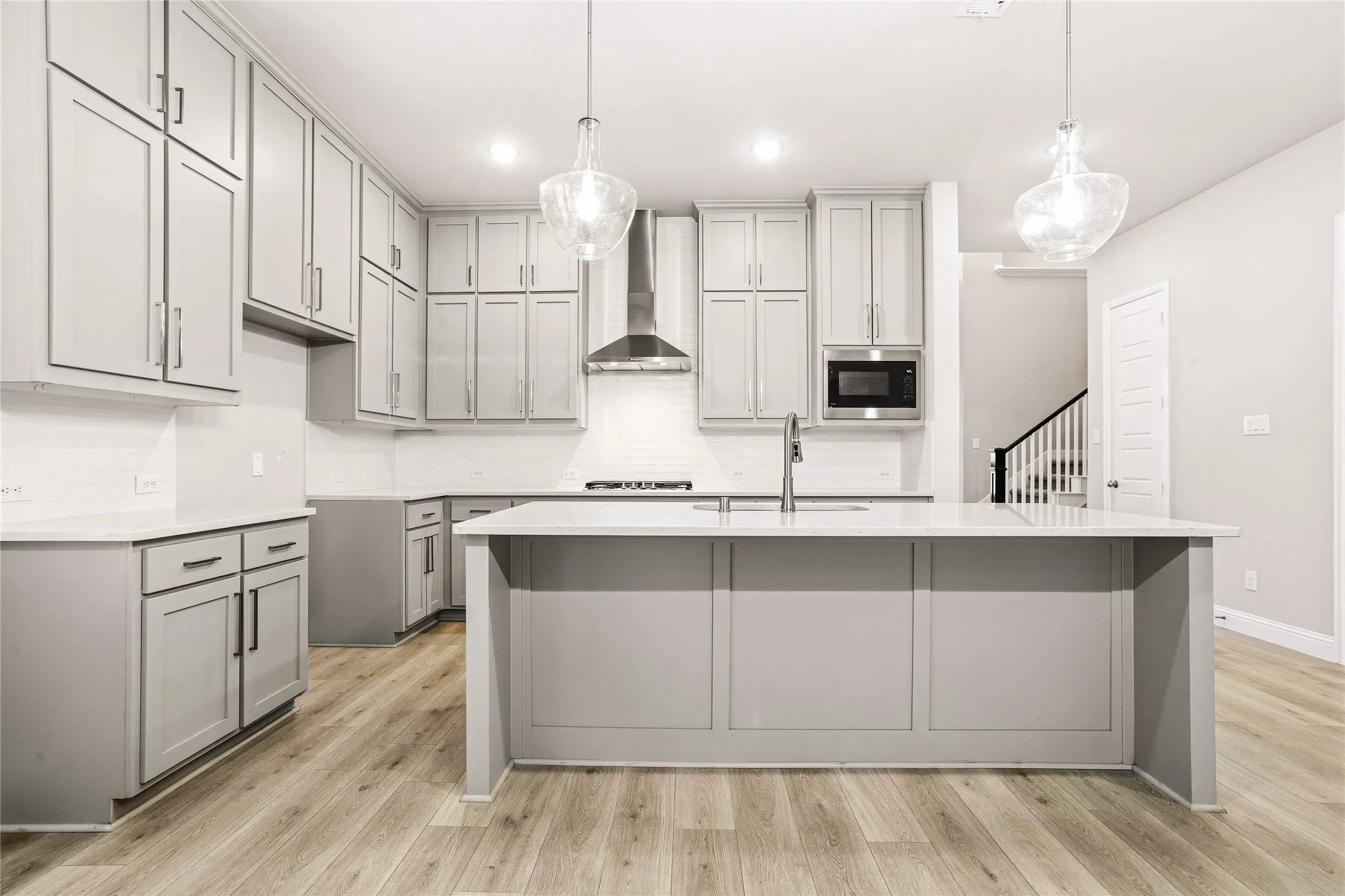 Single Family Residence For Sale in Denton County , 8597 Amethyst Lane, Frisco, Texas 75036, 4 Bedroom, 4 Bathroom, 2 Garage spaces, 3,278 Sqft, built in 2021, mls#21328305, Real Estate Agent in Frisco, Homes For Sale in Denton county, Homes For Sale in Frisco, Realtor in Frisco Texas, Real Estate Brokerage Independent Realty Texas, Luminita Cordes Realtor