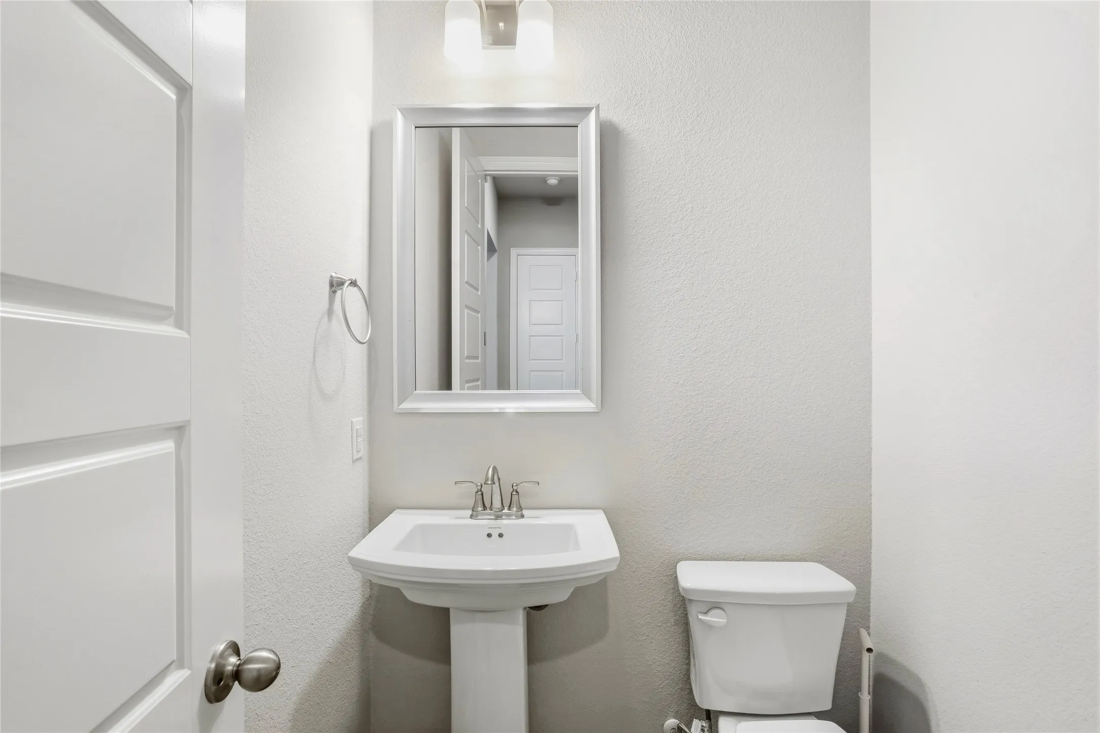 Single Family Residence For Sale in Denton County , 8597 Amethyst Lane, Frisco, Texas 75036, 4 Bedroom, 4 Bathroom, 2 Garage spaces, 3,278 Sqft, built in 2021, mls#21328305, Real Estate Agent in Frisco, Homes For Sale in Denton county, Homes For Sale in Frisco, Realtor in Frisco Texas, Real Estate Brokerage Independent Realty Texas, Luminita Cordes Realtor