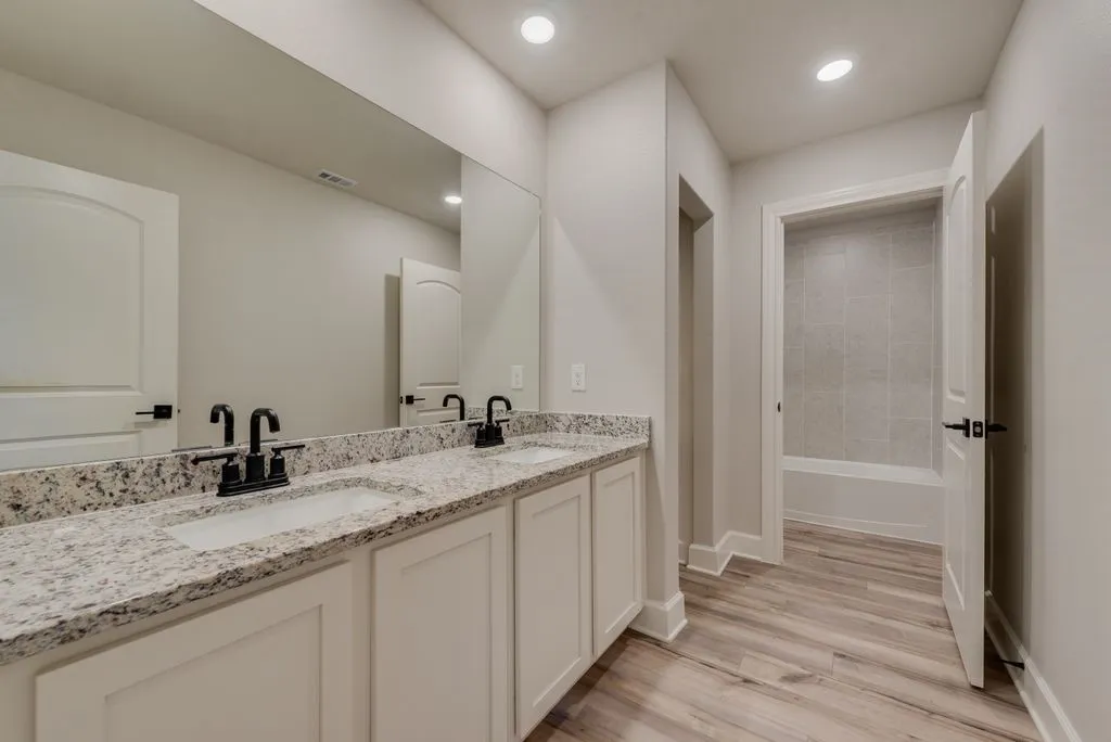 Single Family Residence For Rent in Collin County , 804 Calhoun Drive, Anna, Texas 75409, 5 Bedroom, 3 Bathroom, 2 Garage spaces, 2,703 Sqft, built in 2023, mls#21331177, Real Estate Agent in Anna, Homes For Rent in Collin county, Homes For Rent in Anna, Realtor in Anna Texas, Real Estate Brokerage Independent Realty Texas, Luminita Cordes Realtor