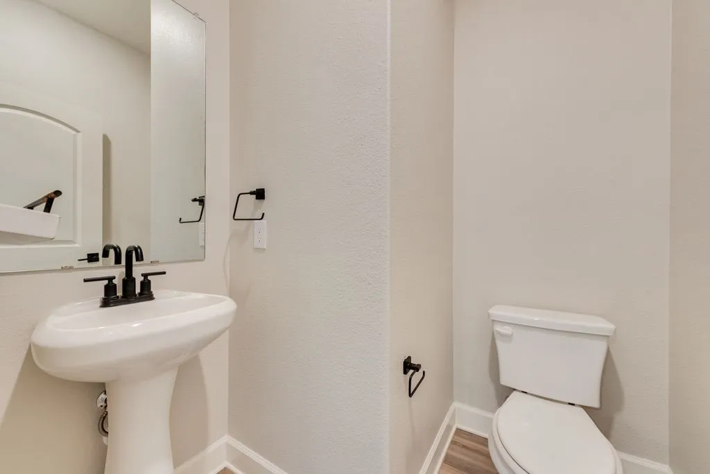 Single Family Residence For Rent in Collin County , 804 Calhoun Drive, Anna, Texas 75409, 5 Bedroom, 3 Bathroom, 2 Garage spaces, 2,703 Sqft, built in 2023, mls#21331177, Real Estate Agent in Anna, Homes For Rent in Collin county, Homes For Rent in Anna, Realtor in Anna Texas, Real Estate Brokerage Independent Realty Texas, Luminita Cordes Realtor