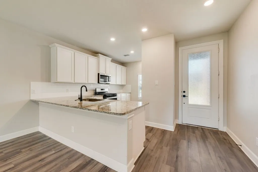 Single Family Residence For Rent in Collin County , 804 Calhoun Drive, Anna, Texas 75409, 5 Bedroom, 3 Bathroom, 2 Garage spaces, 2,703 Sqft, built in 2023, mls#21331177, Real Estate Agent in Anna, Homes For Rent in Collin county, Homes For Rent in Anna, Realtor in Anna Texas, Real Estate Brokerage Independent Realty Texas, Luminita Cordes Realtor