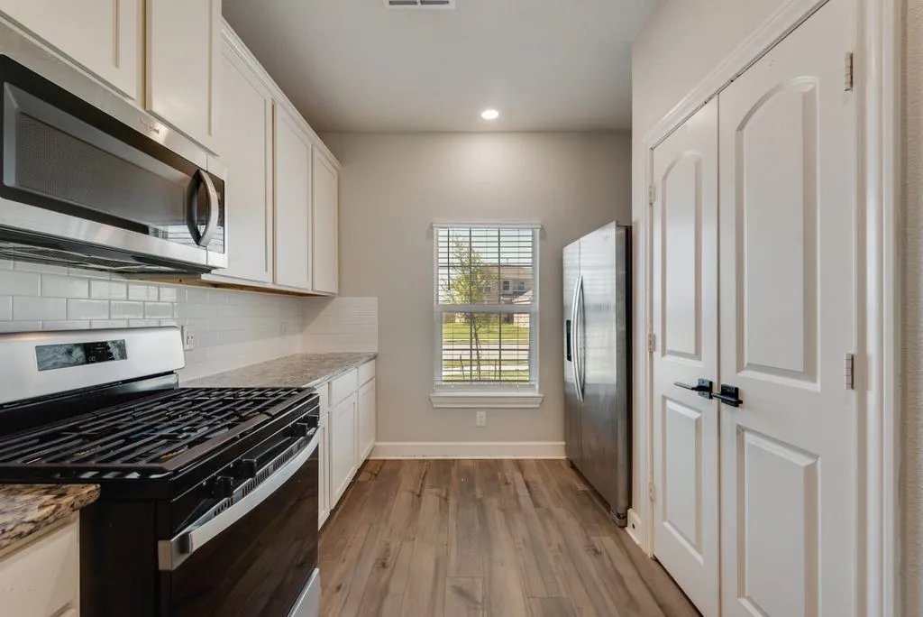 Single Family Residence For Rent in Collin County , 804 Calhoun Drive, Anna, Texas 75409, 5 Bedroom, 3 Bathroom, 2 Garage spaces, 2,703 Sqft, built in 2023, mls#21331177, Real Estate Agent in Anna, Homes For Rent in Collin county, Homes For Rent in Anna, Realtor in Anna Texas, Real Estate Brokerage Independent Realty Texas, Luminita Cordes Realtor