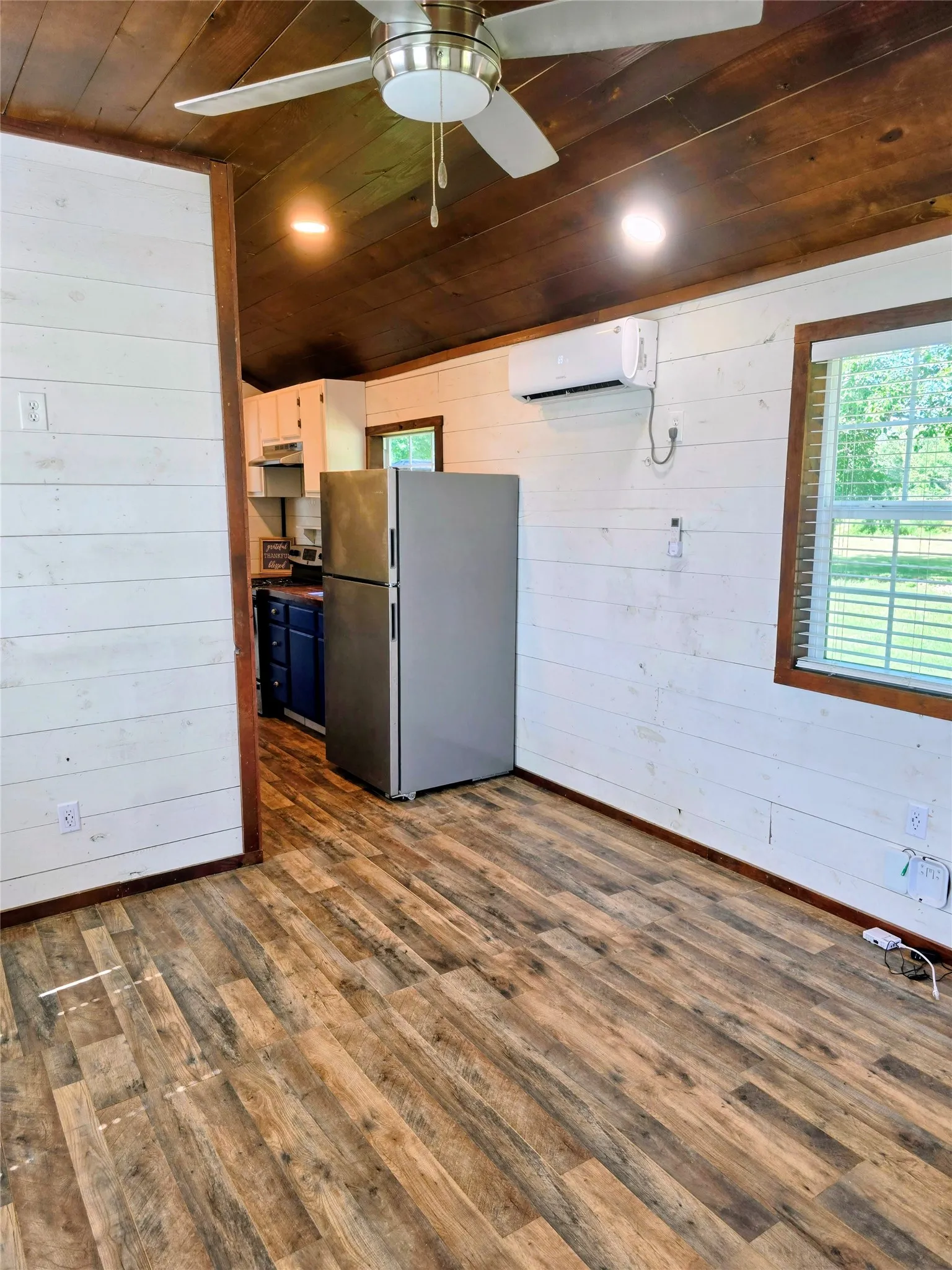 Single Family Residence For Sale in Wood County , 710 County Road 2298, Mineola, Texas 75773, 1 Bedroom, 1 Bathroom, Garage spaces, 432 Sqft, built in 2023, mls#21331175, Real Estate Agent in Mineola, Homes For Sale in Wood county, Homes For Sale in Mineola, Realtor in Mineola Texas, Real Estate Brokerage Independent Realty Texas, Luminita Cordes Realtor