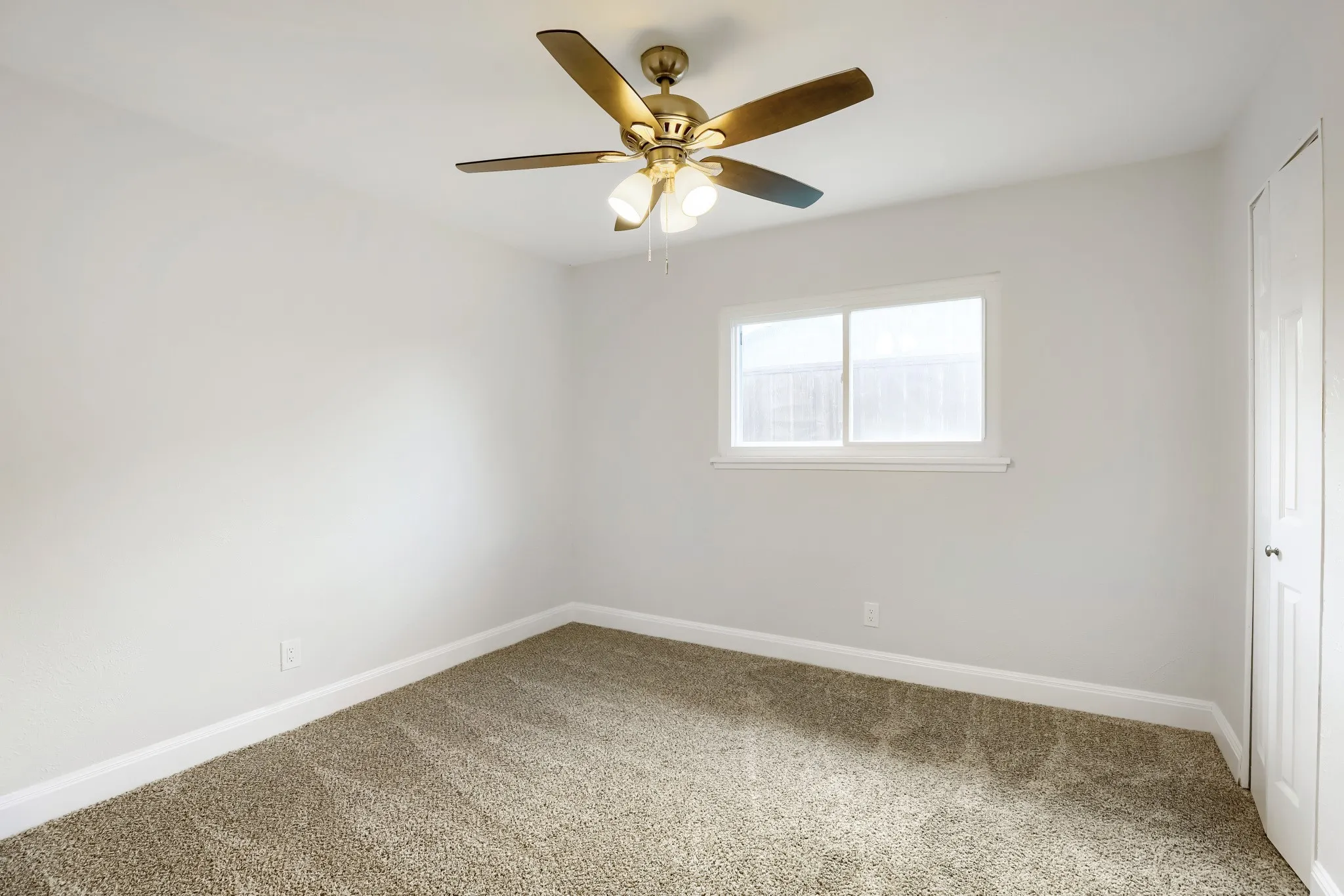 Single Family Residence For Sale in Dallas County , 815 Fleming Trail, Richardson, Texas 75081, 3 Bedroom, 2 Bathroom, 2 Garage spaces, 1,947 Sqft, built in 1978, mls#21165919, Real Estate Agent in Richardson, Homes For Sale in Dallas county, Homes For Sale in Richardson, Realtor in Richardson Texas, Real Estate Brokerage Independent Realty Texas, Luminita Cordes Realtor