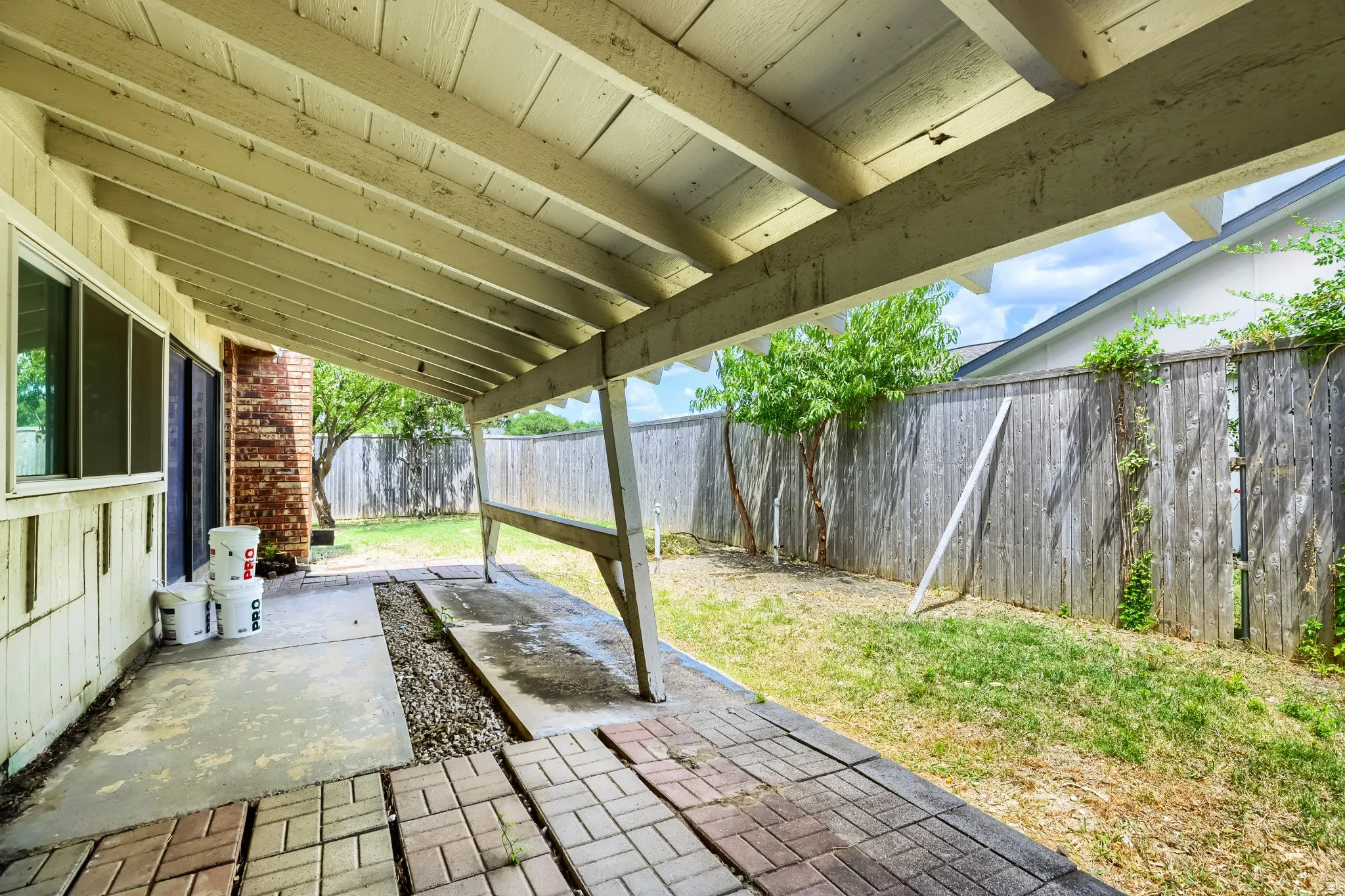 Single Family Residence For Sale in Dallas County , 815 Fleming Trail, Richardson, Texas 75081, 3 Bedroom, 2 Bathroom, 2 Garage spaces, 1,947 Sqft, built in 1978, mls#21165919, Real Estate Agent in Richardson, Homes For Sale in Dallas county, Homes For Sale in Richardson, Realtor in Richardson Texas, Real Estate Brokerage Independent Realty Texas, Luminita Cordes Realtor