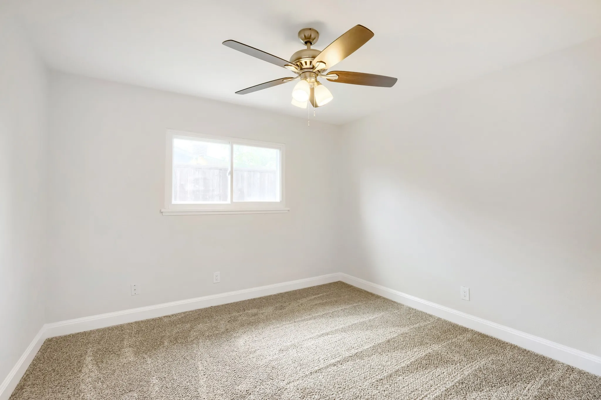 Single Family Residence For Sale in Dallas County , 815 Fleming Trail, Richardson, Texas 75081, 3 Bedroom, 2 Bathroom, 2 Garage spaces, 1,947 Sqft, built in 1978, mls#21165919, Real Estate Agent in Richardson, Homes For Sale in Dallas county, Homes For Sale in Richardson, Realtor in Richardson Texas, Real Estate Brokerage Independent Realty Texas, Luminita Cordes Realtor