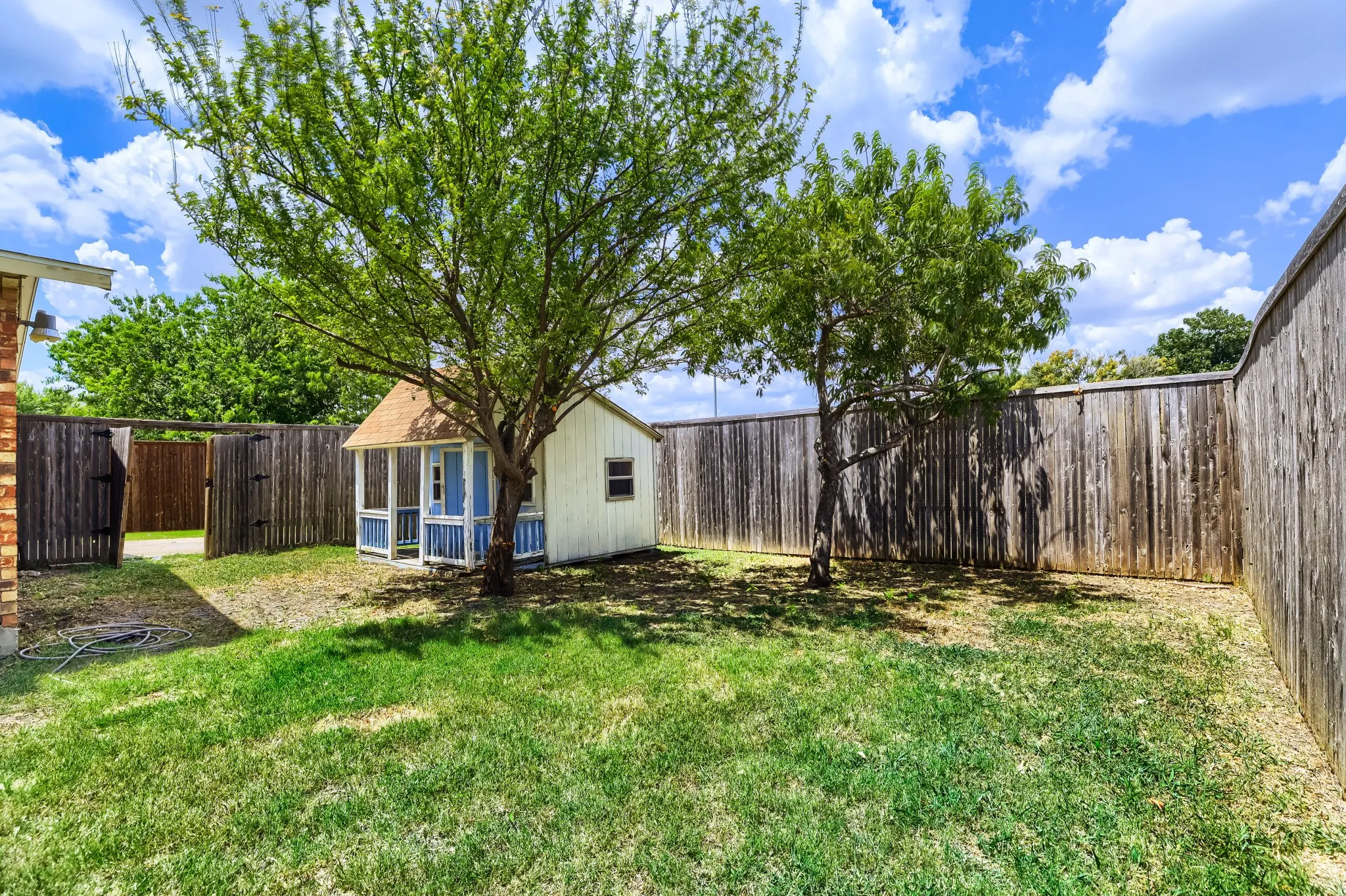 Single Family Residence For Sale in Dallas County , 815 Fleming Trail, Richardson, Texas 75081, 3 Bedroom, 2 Bathroom, 2 Garage spaces, 1,947 Sqft, built in 1978, mls#21165919, Real Estate Agent in Richardson, Homes For Sale in Dallas county, Homes For Sale in Richardson, Realtor in Richardson Texas, Real Estate Brokerage Independent Realty Texas, Luminita Cordes Realtor