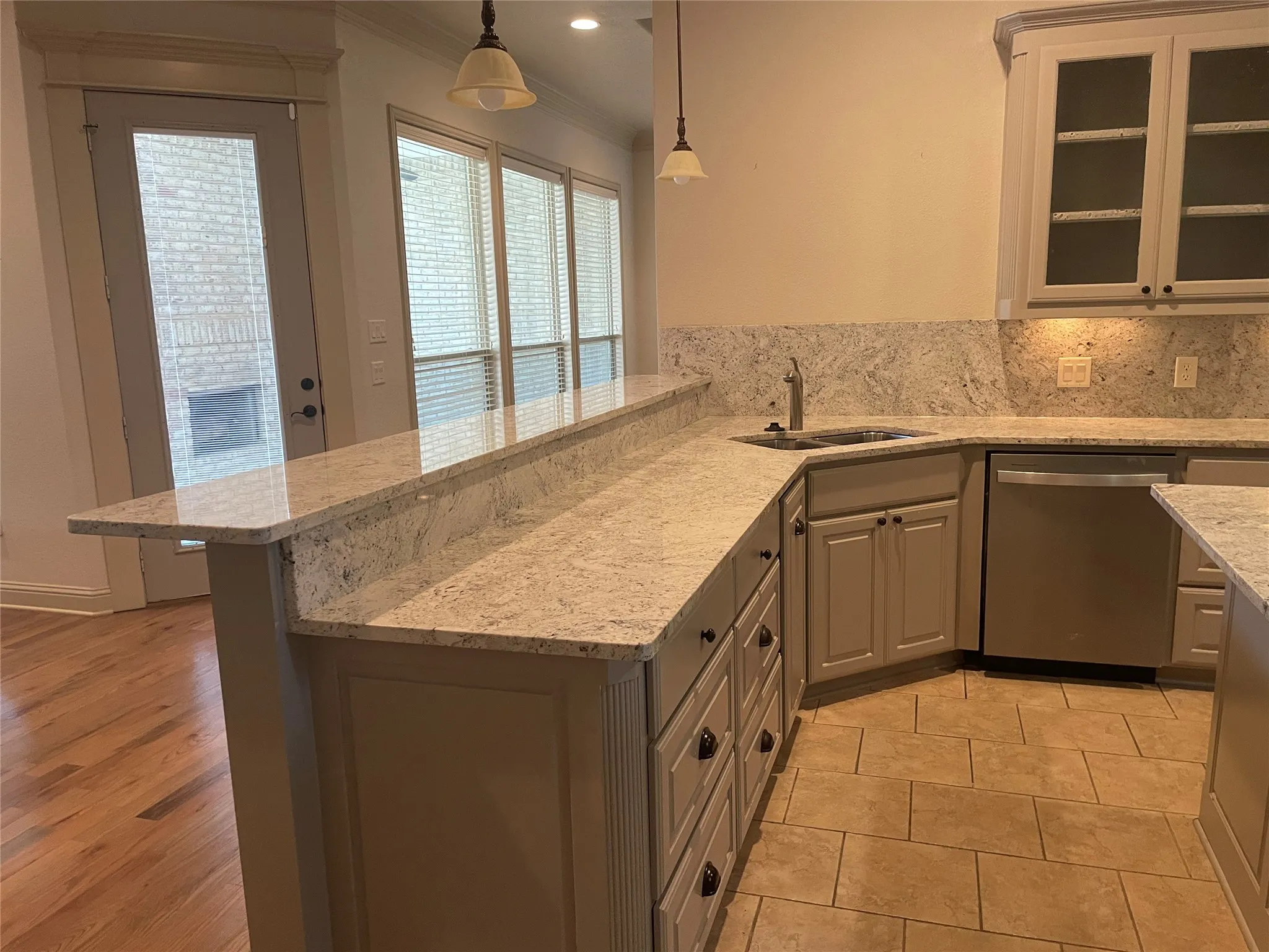 Single Family Residence For Rent in Rockwall County , 326 Harborview Drive, Rockwall, Texas 75032, 3 Bedrooms, 2 Bathrooms, 3 Garage spaces, 2,744 Sqft, built in 2007, Price $3,100, mls#21331115, Real Estate Agent in Rockwall, Homes For Rent in Rockwall county, Homes For Rent in Rockwall, Realtor in Rockwall Texas, Real Estate Brokerage Independent Realty Texas, Luminita Cordes Realtor