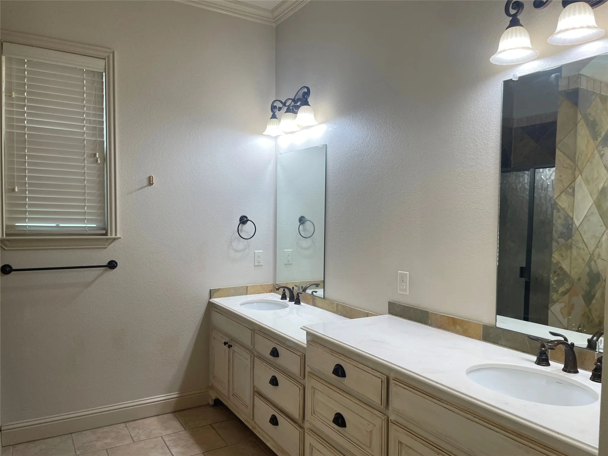 Single Family Residence For Rent in Rockwall County , 326 Harborview Drive, Rockwall, Texas 75032, 3 Bedrooms, 2 Bathrooms, 3 Garage spaces, 2,744 Sqft, built in 2007, Price $3,100, mls#21331115, Real Estate Agent in Rockwall, Homes For Rent in Rockwall county, Homes For Rent in Rockwall, Realtor in Rockwall Texas, Real Estate Brokerage Independent Realty Texas, Luminita Cordes Realtor