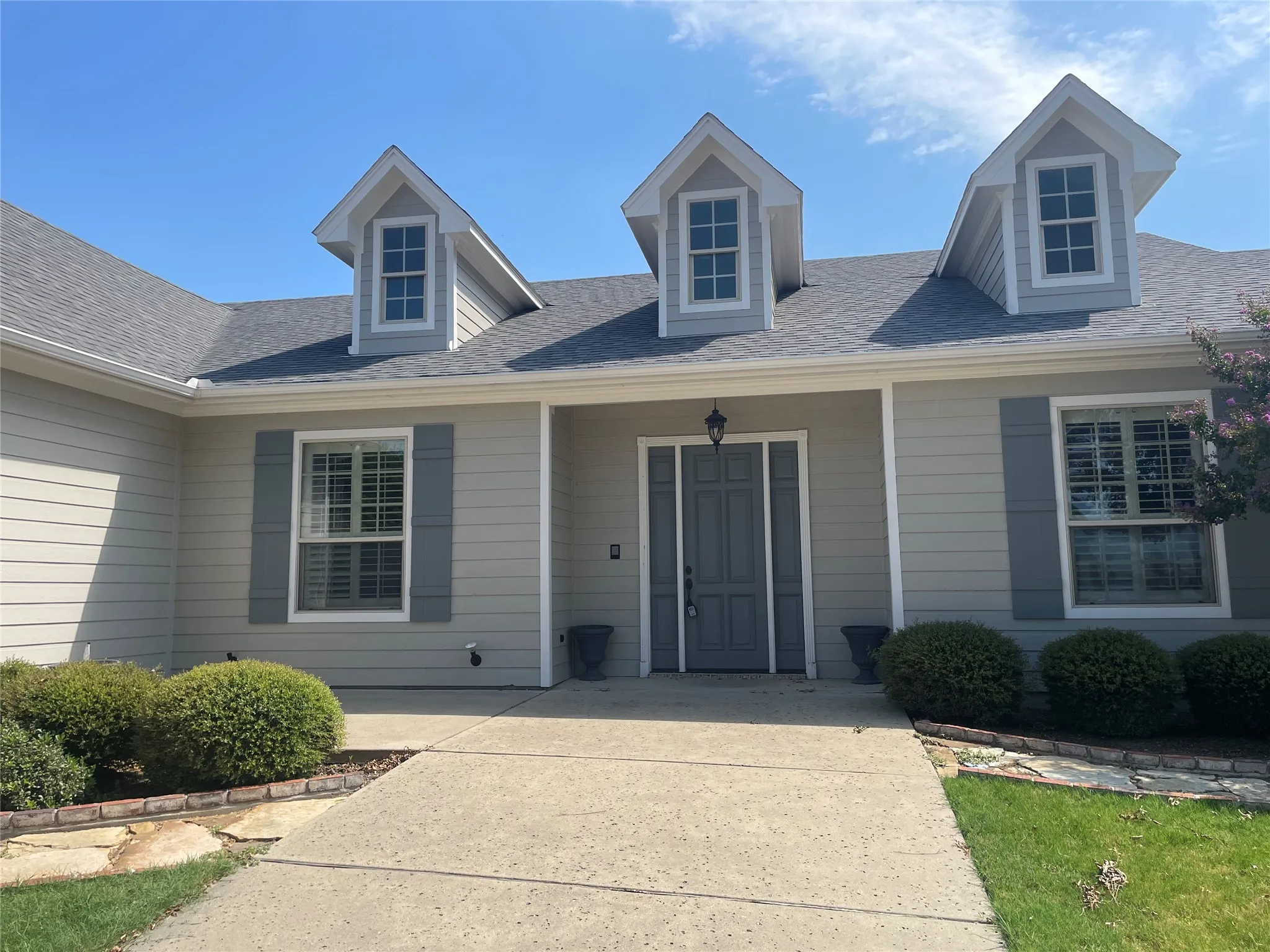 Single Family Residence For Rent in Rockwall County , 326 Harborview Drive, Rockwall, Texas 75032, 3 Bedrooms, 2 Bathrooms, 3 Garage spaces, 2,744 Sqft, built in 2007, Price $3,100, mls#21331115, Real Estate Agent in Rockwall, Homes For Rent in Rockwall county, Homes For Rent in Rockwall, Realtor in Rockwall Texas, Real Estate Brokerage Independent Realty Texas, Luminita Cordes Realtor