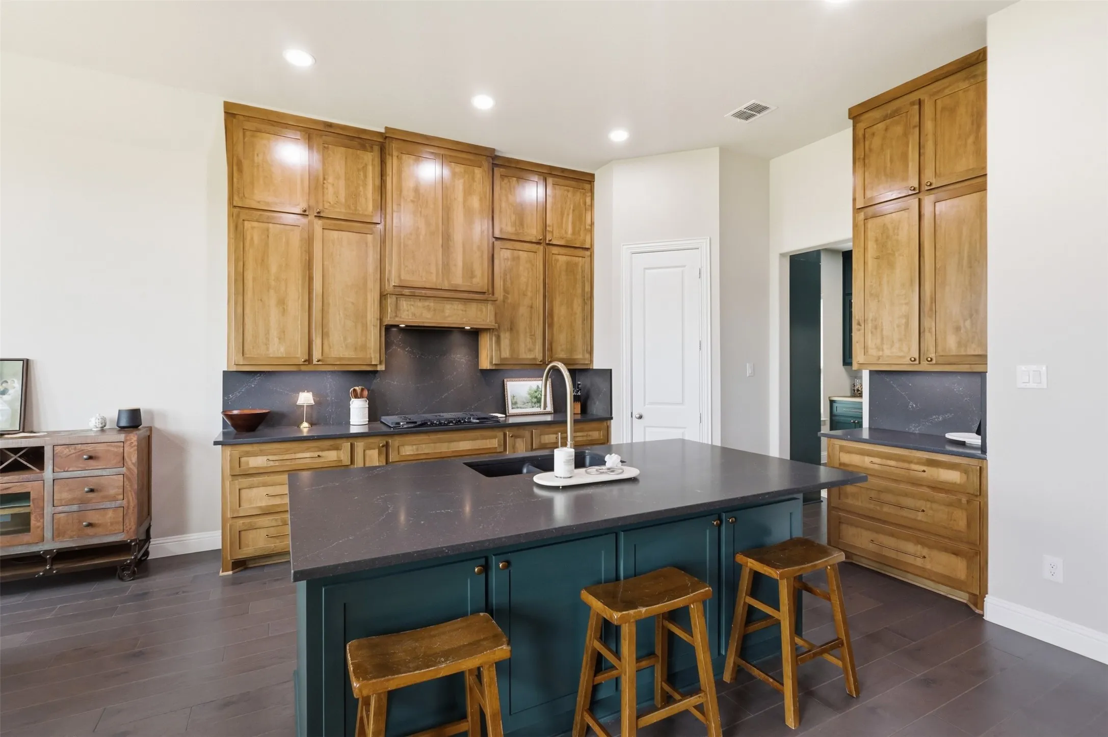 Single Family Residence For Sale in Rockwall County , 3437 Ridgecross Drive, Rockwall, Texas 75087, 4 Bedroom, 4 Bathroom, 3 Garage spaces, 3,211 Sqft, built in 2023, mls#21325336, Real Estate Agent in Rockwall, Homes For Sale in Rockwall county, Homes For Sale in Rockwall, Realtor in Rockwall Texas, Real Estate Brokerage Independent Realty Texas, Luminita Cordes Realtor