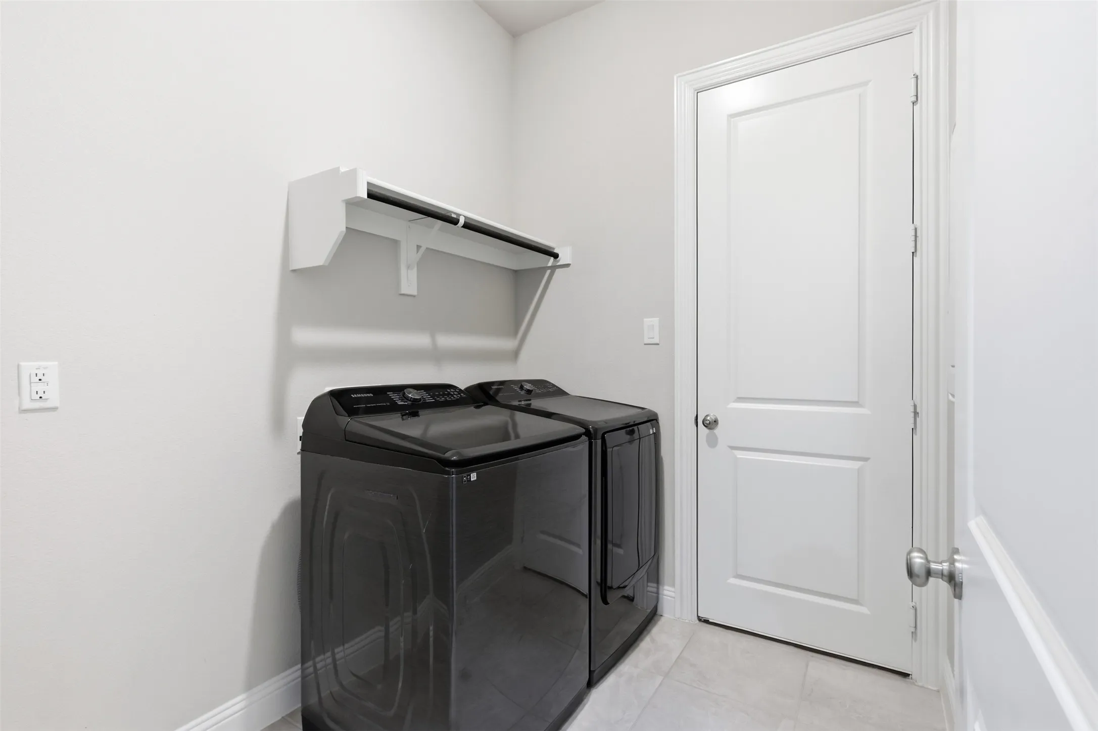 Single Family Residence For Sale in Rockwall County , 3437 Ridgecross Drive, Rockwall, Texas 75087, 4 Bedroom, 4 Bathroom, 3 Garage spaces, 3,211 Sqft, built in 2023, mls#21325336, Real Estate Agent in Rockwall, Homes For Sale in Rockwall county, Homes For Sale in Rockwall, Realtor in Rockwall Texas, Real Estate Brokerage Independent Realty Texas, Luminita Cordes Realtor