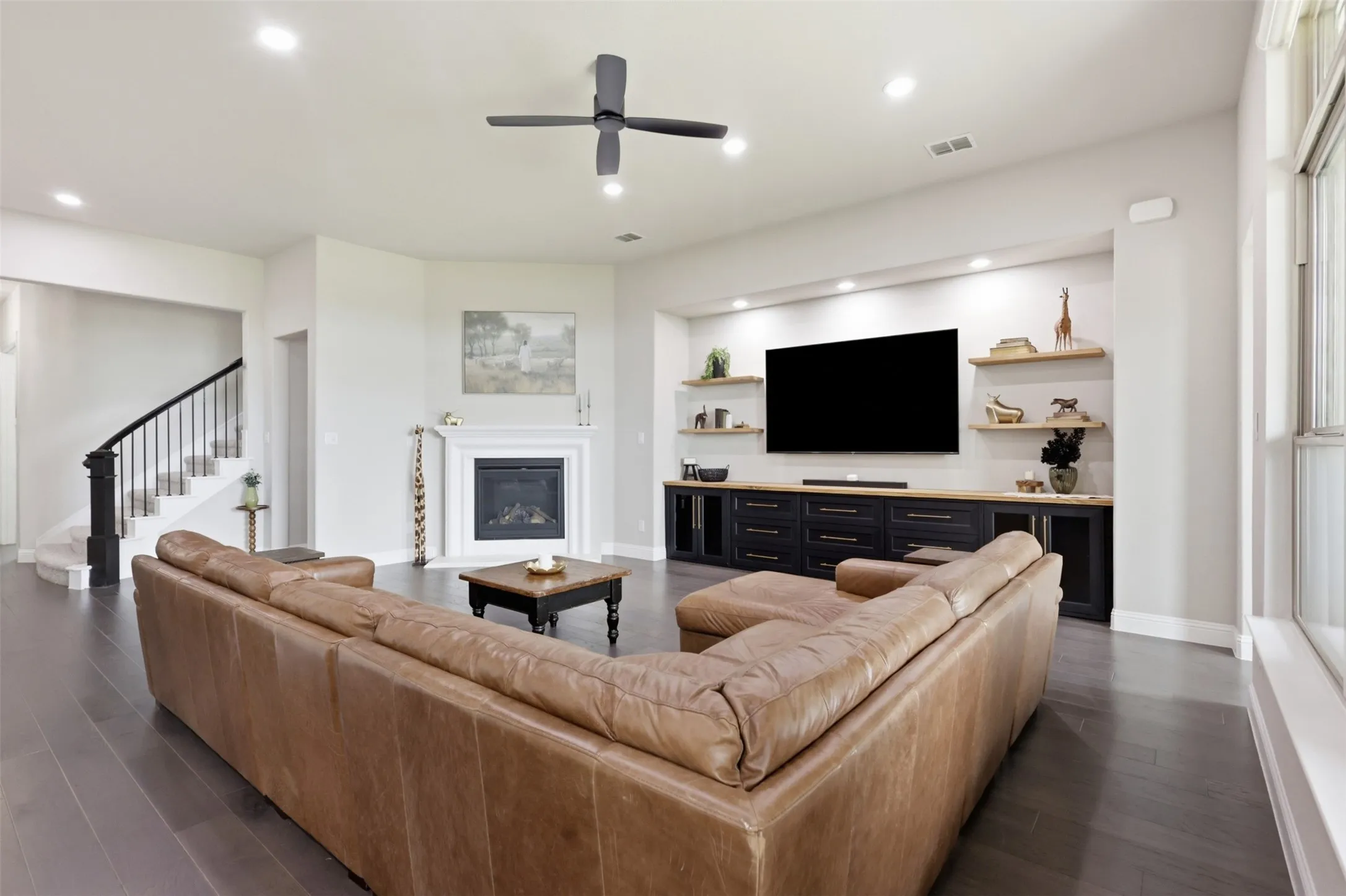Single Family Residence For Sale in Rockwall County , 3437 Ridgecross Drive, Rockwall, Texas 75087, 4 Bedroom, 4 Bathroom, 3 Garage spaces, 3,211 Sqft, built in 2023, mls#21325336, Real Estate Agent in Rockwall, Homes For Sale in Rockwall county, Homes For Sale in Rockwall, Realtor in Rockwall Texas, Real Estate Brokerage Independent Realty Texas, Luminita Cordes Realtor