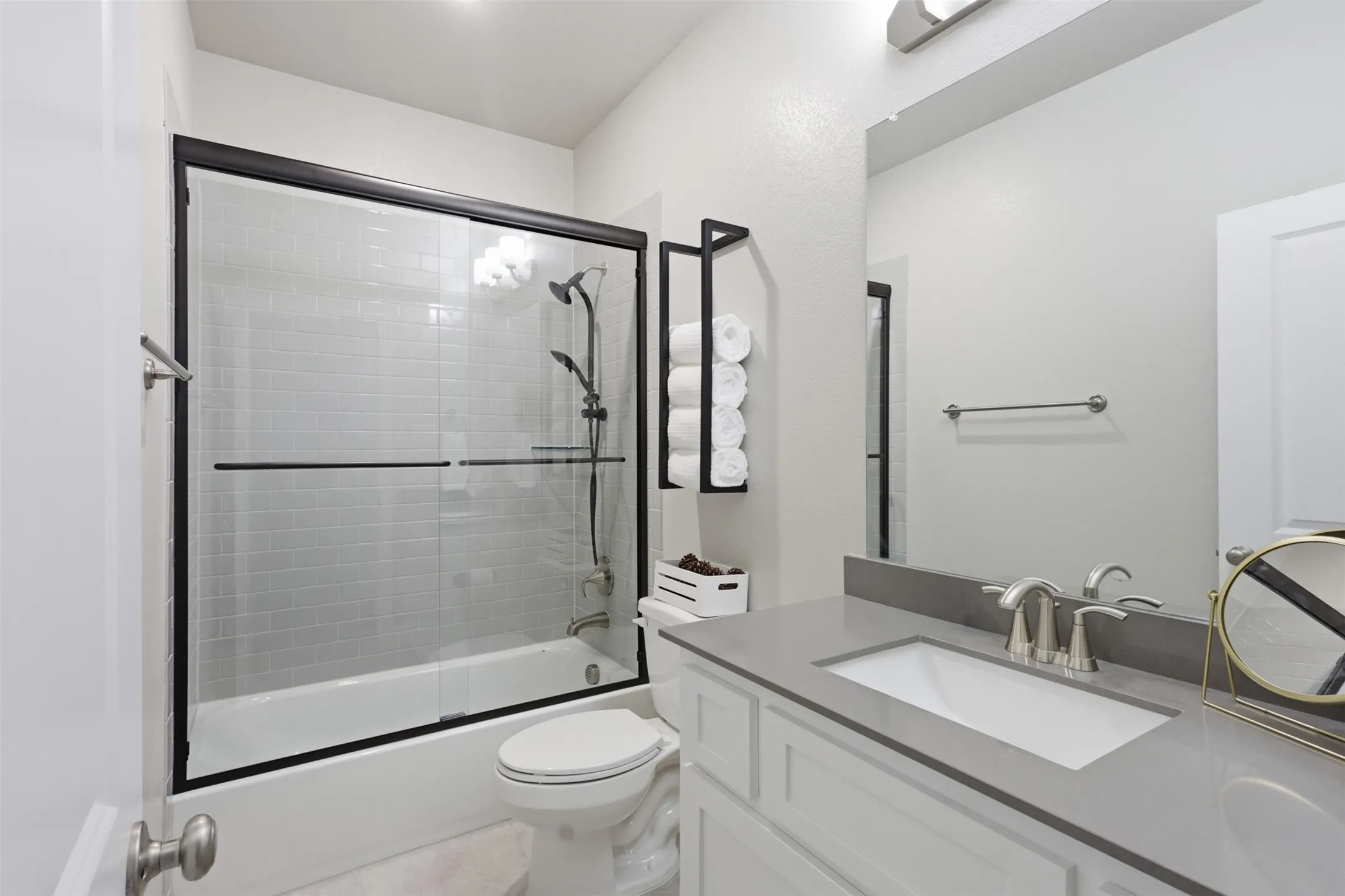 Single Family Residence For Sale in Rockwall County , 3437 Ridgecross Drive, Rockwall, Texas 75087, 4 Bedroom, 4 Bathroom, 3 Garage spaces, 3,211 Sqft, built in 2023, mls#21325336, Real Estate Agent in Rockwall, Homes For Sale in Rockwall county, Homes For Sale in Rockwall, Realtor in Rockwall Texas, Real Estate Brokerage Independent Realty Texas, Luminita Cordes Realtor