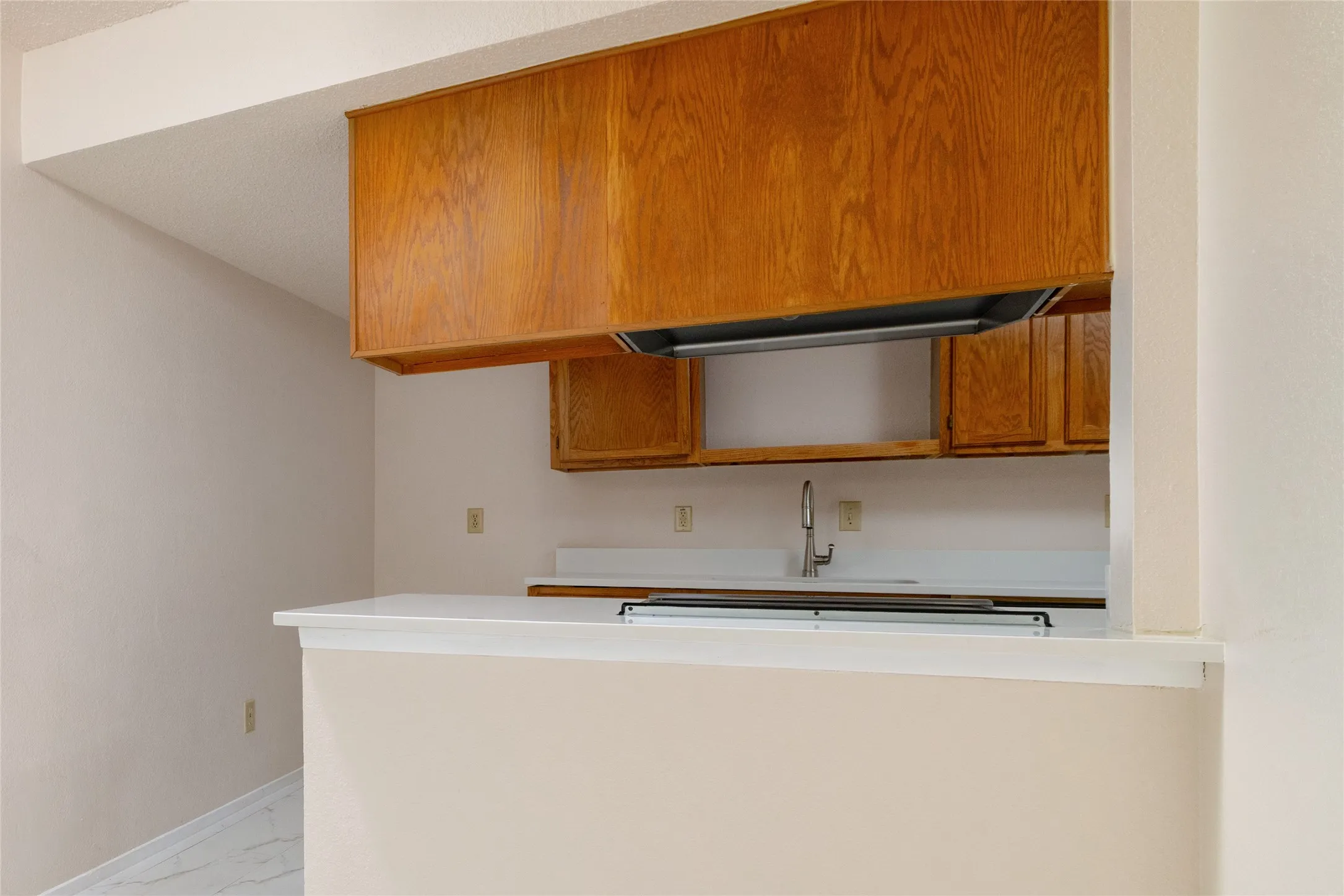 Single Family Residence For Sale in Tarrant County , 6410 Springfield Drive, Arlington, Texas 76016, 3 Bedroom, 2 Bathroom, 1 Garage spaces, 1,227 Sqft, built in 1984, mls#21330489, Real Estate Agent in Arlington, Homes For Sale in Tarrant county, Homes For Sale in Arlington, Realtor in Arlington Texas, Real Estate Brokerage Independent Realty Texas, Luminita Cordes Realtor