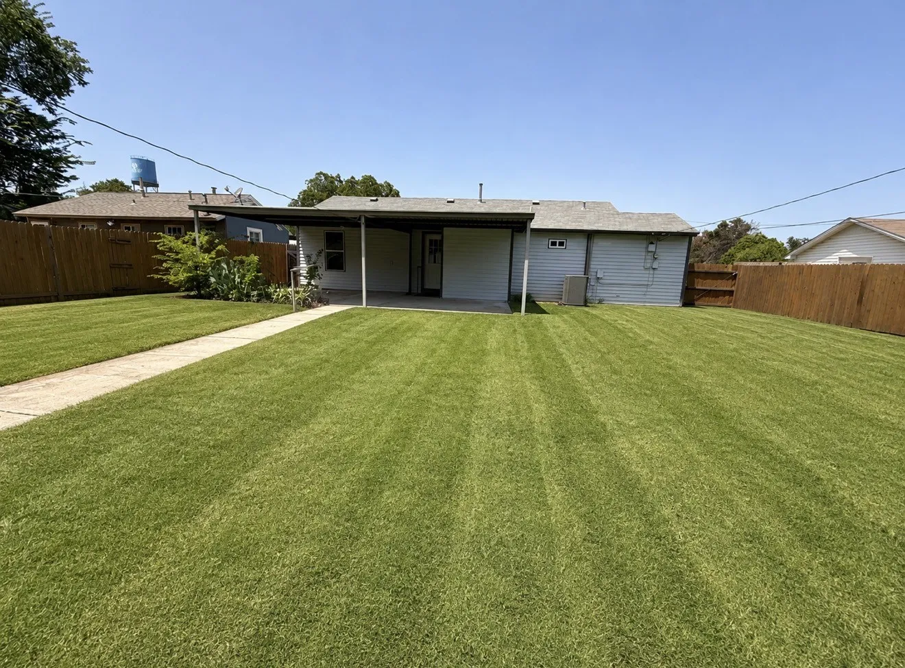 Single Family Residence For Sale in Tarrant County , 1640 Glenn Drive, Blue Mound, Texas 76131, 3 Bedroom, 1 Bathroom, Garage spaces, 1,119 Sqft, built in 1954, mls#21331267, Real Estate Agent in Blue Mound, Homes For Sale in Tarrant county, Homes For Sale in Blue Mound, Realtor in Blue Mound Texas, Real Estate Brokerage Independent Realty Texas, Luminita Cordes Realtor