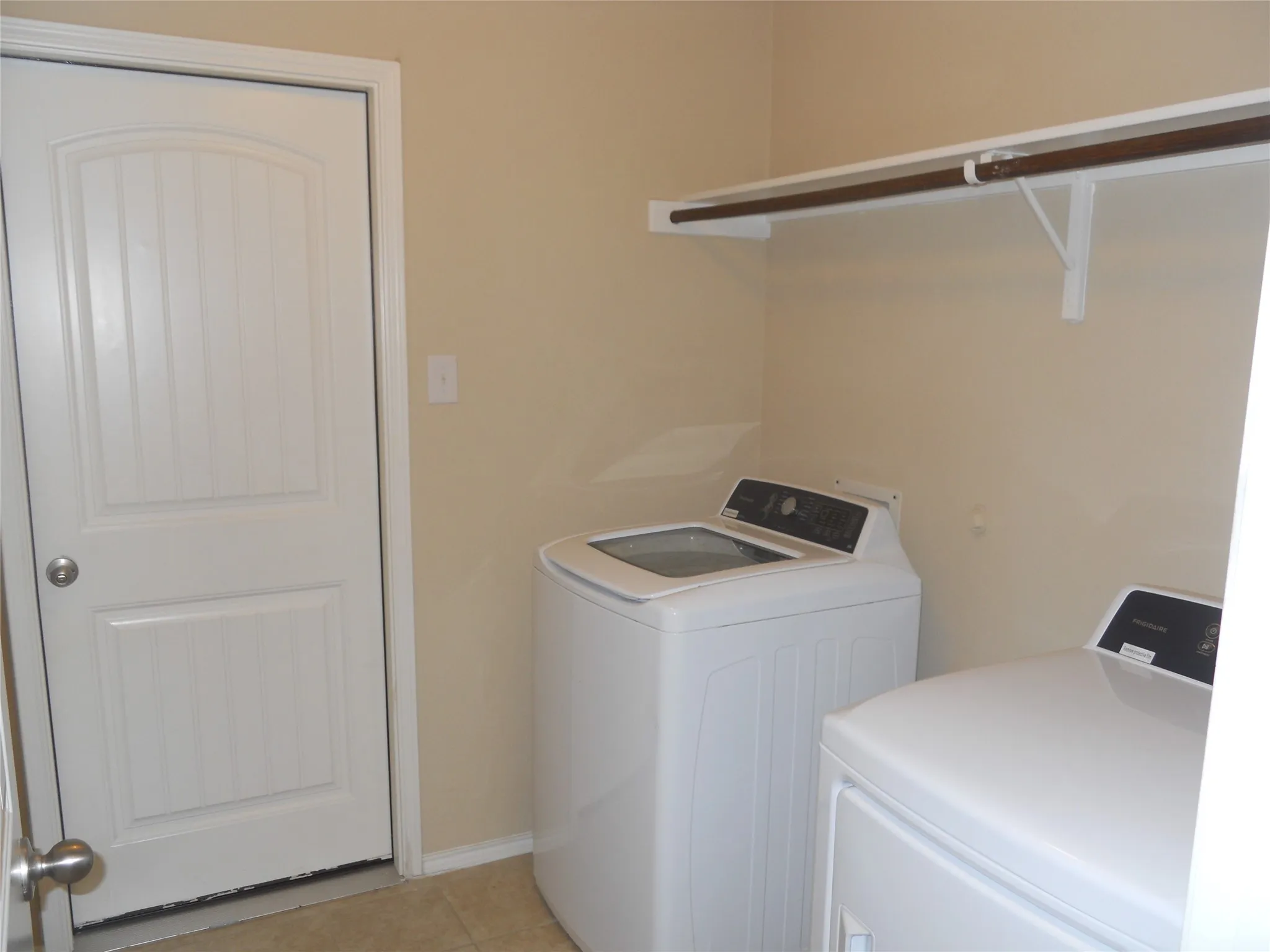Single Family Residence For Rent in Collin County , 1205 Jasper Crossing, Princeton, Texas 75407, 4 Bedroom, 2 Bathroom, 2 Garage spaces, 1,890 Sqft, built in 2017, mls#21331269, Real Estate Agent in Princeton, Homes For Rent in Collin county, Homes For Rent in Princeton, Realtor in Princeton Texas, Real Estate Brokerage Independent Realty Texas, Luminita Cordes Realtor