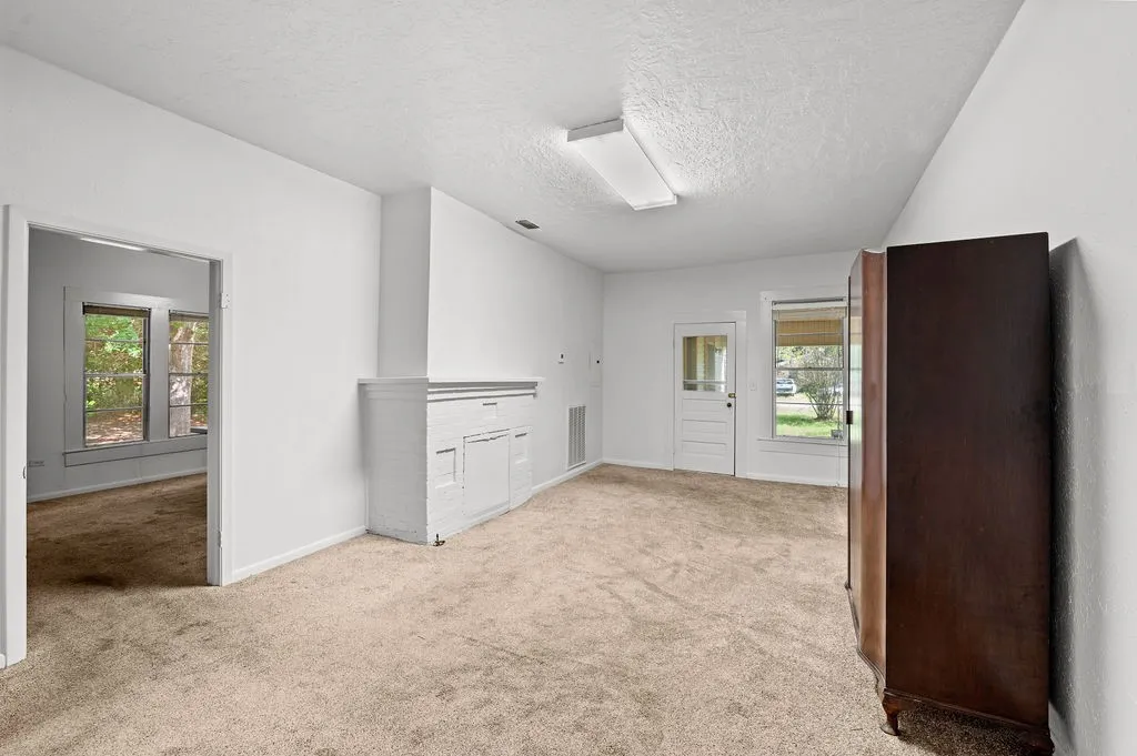 Single Family Residence For Sale in Houston County , 211 S Olive Street, Grapeland, Texas 75844, 2 Bedroom, 2 Bathroom, Garage spaces, 1,464 Sqft, built in 1930, mls#21331283, Real Estate Agent in Grapeland, Homes For Sale in Houston county, Homes For Sale in Grapeland, Realtor in Grapeland Texas, Real Estate Brokerage Independent Realty Texas, Luminita Cordes Realtor
