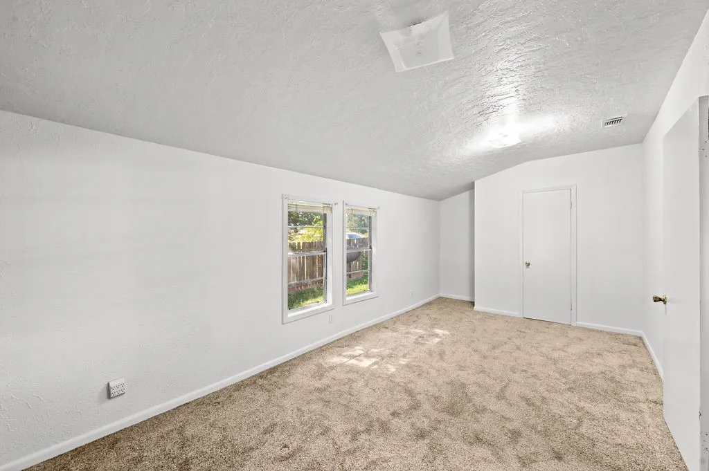 Single Family Residence For Sale in Houston County , 211 S Olive Street, Grapeland, Texas 75844, 2 Bedroom, 2 Bathroom, Garage spaces, 1,464 Sqft, built in 1930, mls#21331283, Real Estate Agent in Grapeland, Homes For Sale in Houston county, Homes For Sale in Grapeland, Realtor in Grapeland Texas, Real Estate Brokerage Independent Realty Texas, Luminita Cordes Realtor
