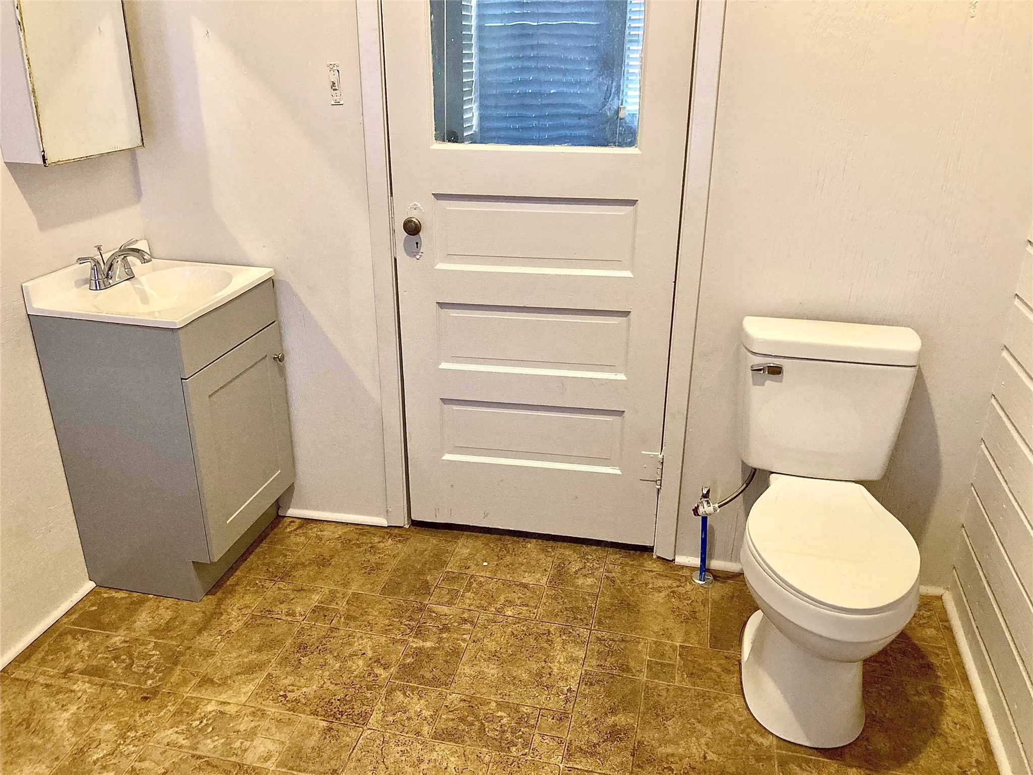 Single Family Residence For Sale in Houston County , 211 S Olive Street, Grapeland, Texas 75844, 2 Bedroom, 2 Bathroom, Garage spaces, 1,464 Sqft, built in 1930, mls#21331283, Real Estate Agent in Grapeland, Homes For Sale in Houston county, Homes For Sale in Grapeland, Realtor in Grapeland Texas, Real Estate Brokerage Independent Realty Texas, Luminita Cordes Realtor