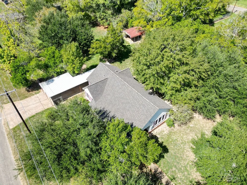 Single Family Residence For Sale in Houston County , 211 S Olive Street, Grapeland, Texas 75844, 2 Bedroom, 2 Bathroom, Garage spaces, 1,464 Sqft, built in 1930, mls#21331283, Real Estate Agent in Grapeland, Homes For Sale in Houston county, Homes For Sale in Grapeland, Realtor in Grapeland Texas, Real Estate Brokerage Independent Realty Texas, Luminita Cordes Realtor