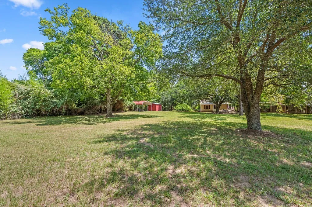 Single Family Residence For Sale in Houston County , 211 S Olive Street, Grapeland, Texas 75844, 2 Bedroom, 2 Bathroom, Garage spaces, 1,464 Sqft, built in 1930, mls#21331283, Real Estate Agent in Grapeland, Homes For Sale in Houston county, Homes For Sale in Grapeland, Realtor in Grapeland Texas, Real Estate Brokerage Independent Realty Texas, Luminita Cordes Realtor