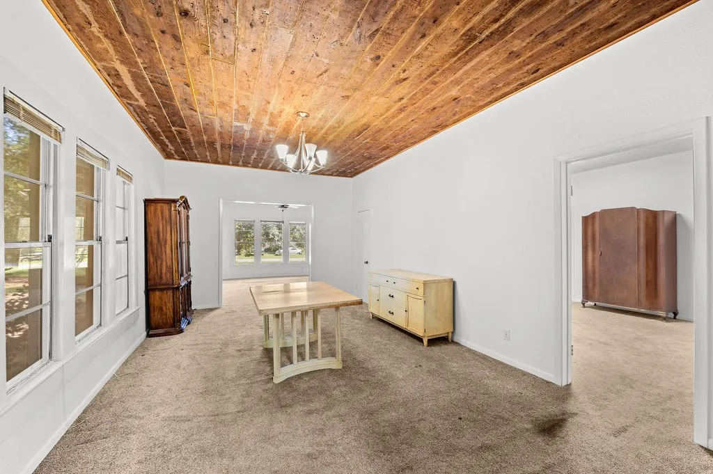 Single Family Residence For Sale in Houston County , 211 S Olive Street, Grapeland, Texas 75844, 2 Bedroom, 2 Bathroom, Garage spaces, 1,464 Sqft, built in 1930, mls#21331283, Real Estate Agent in Grapeland, Homes For Sale in Houston county, Homes For Sale in Grapeland, Realtor in Grapeland Texas, Real Estate Brokerage Independent Realty Texas, Luminita Cordes Realtor